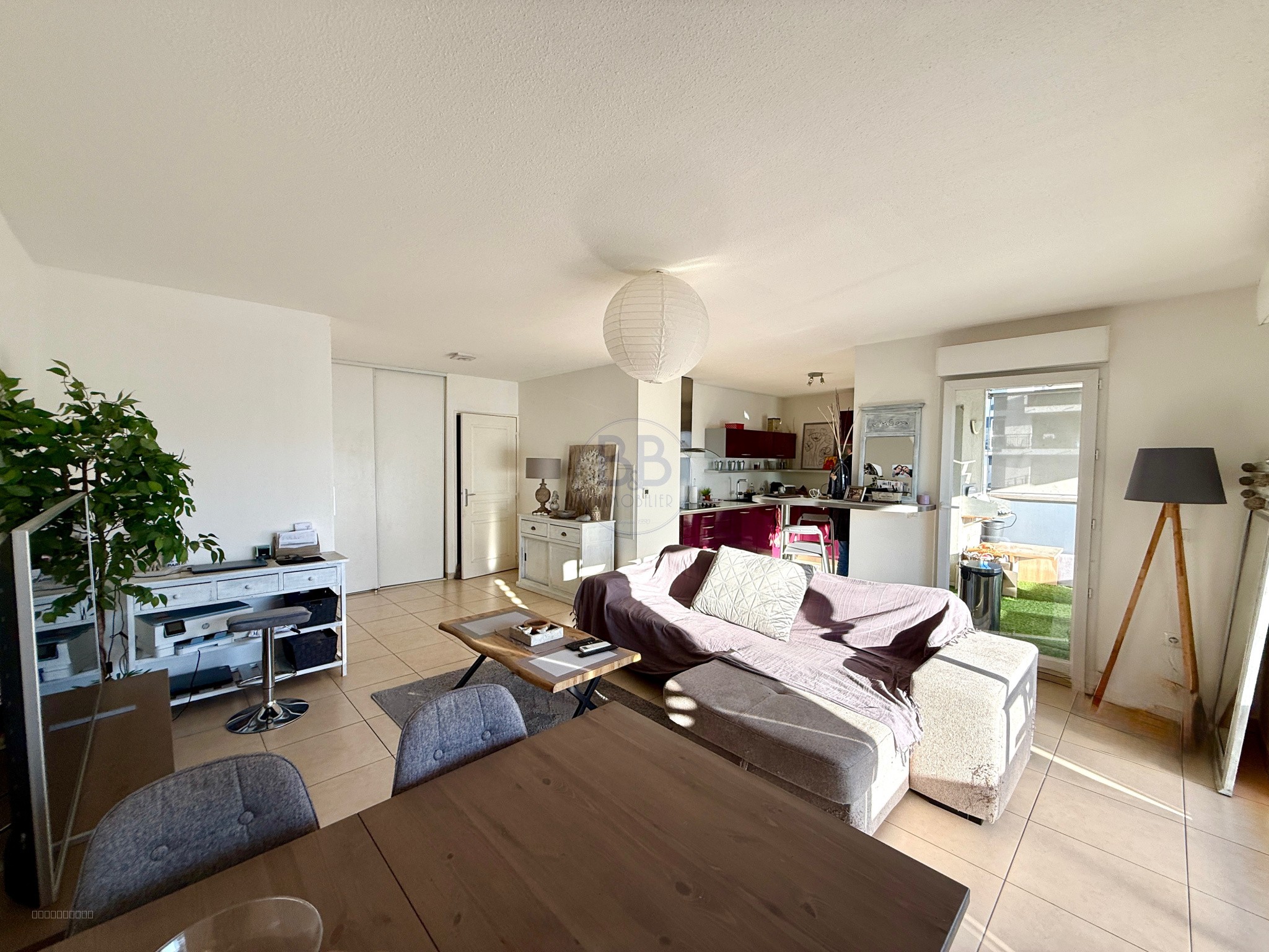 A VENDRE FREJUS LIMITE ST RAPHAEL 3 PIECES TERRASSE 22 M2 GARAGE — photo 2
