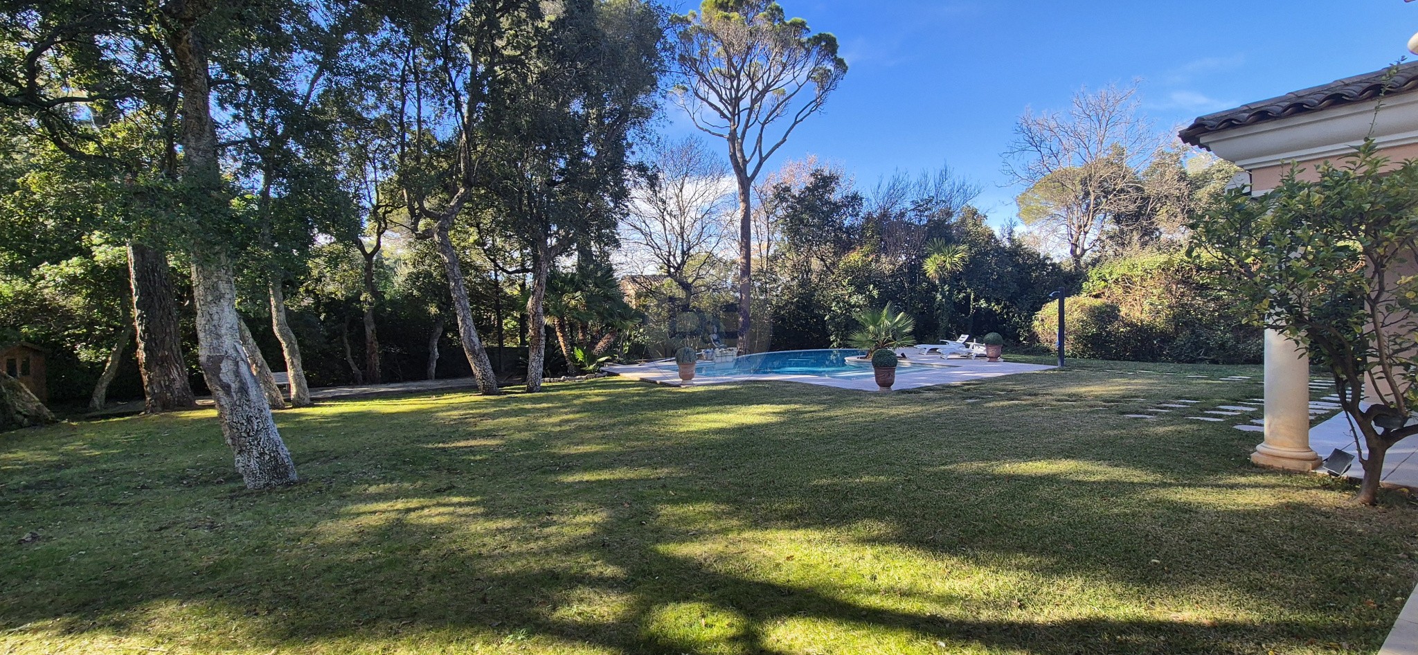 EXCLUSIVITÉ : PROPRIÉTÉ RARE DE PLAIN-PIED À SAINT-RAPHAËL, VALESCURE — photo 4