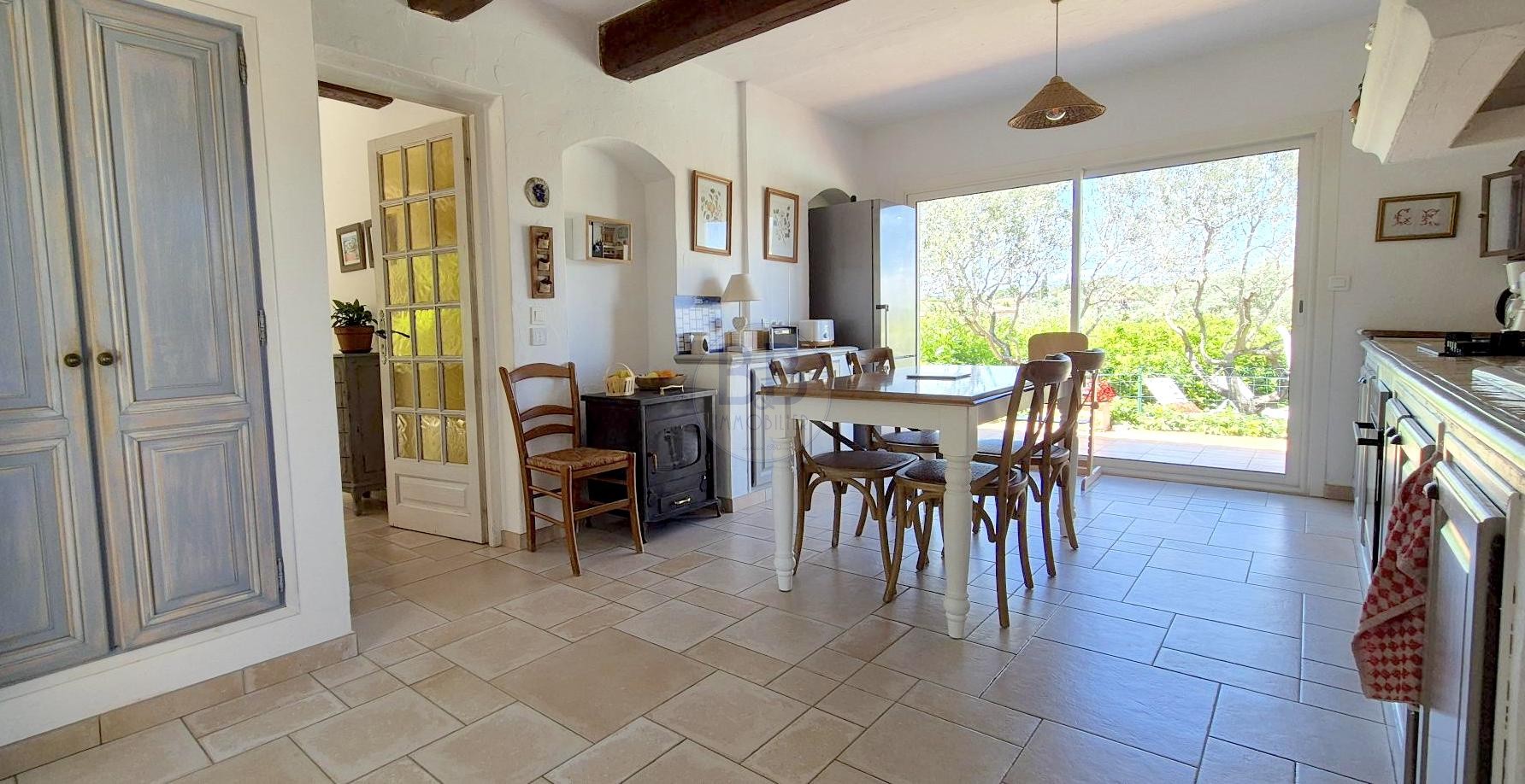 Charme, lumière et authenticité   Maison 4 chambres avec piscine — photo 8