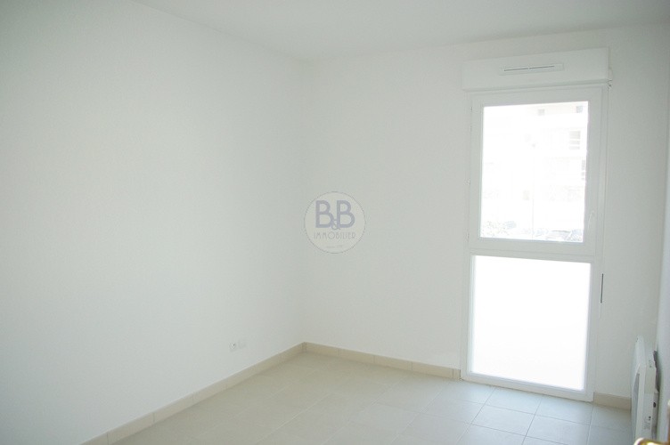 4 PIECES 80M2 AVEC PARKING ET GARAGE — photo 3