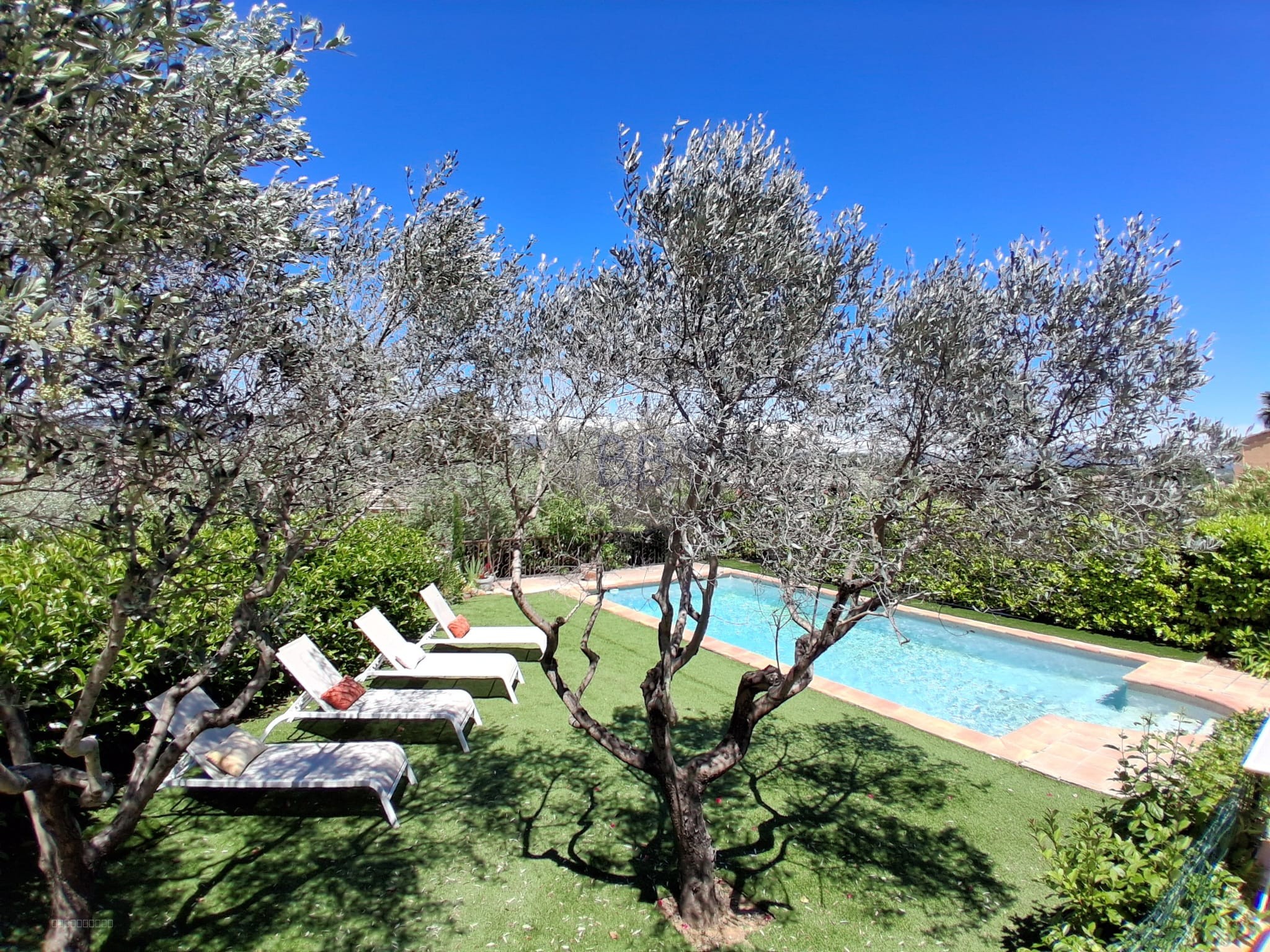 Charme, lumière et authenticité   Maison 4 chambres avec piscine — photo 4