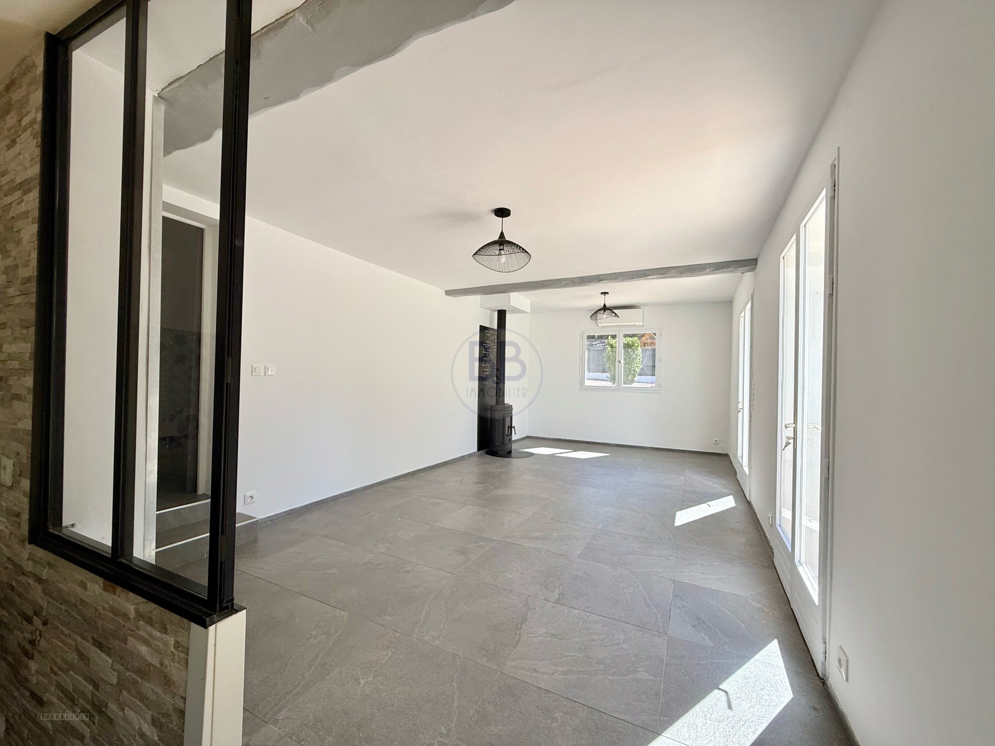 Vente villa 3 pièces rénovée à Fréjus avec piscine — photo 6