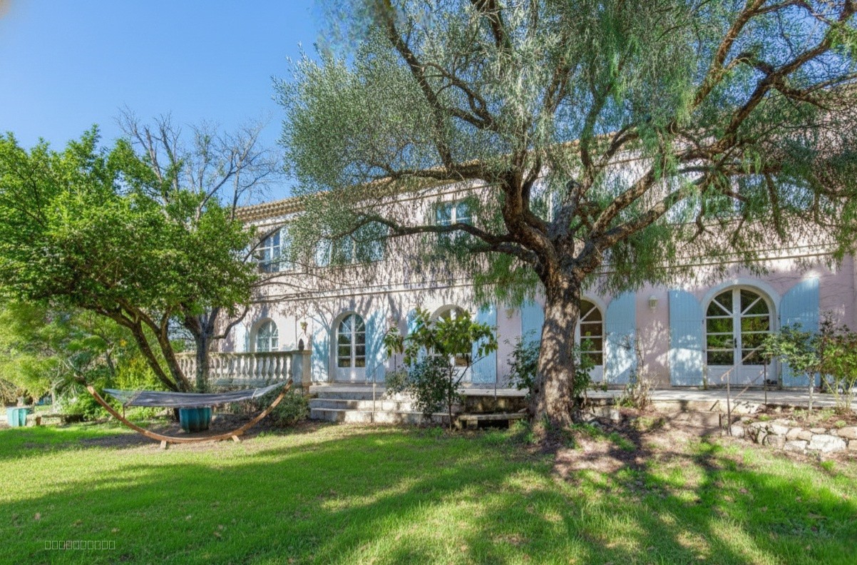 EXCLUSIVITE    SAINT-RAPHAEL   BASTIDE AIXOISE EN PLEINE NATURE — photo 2