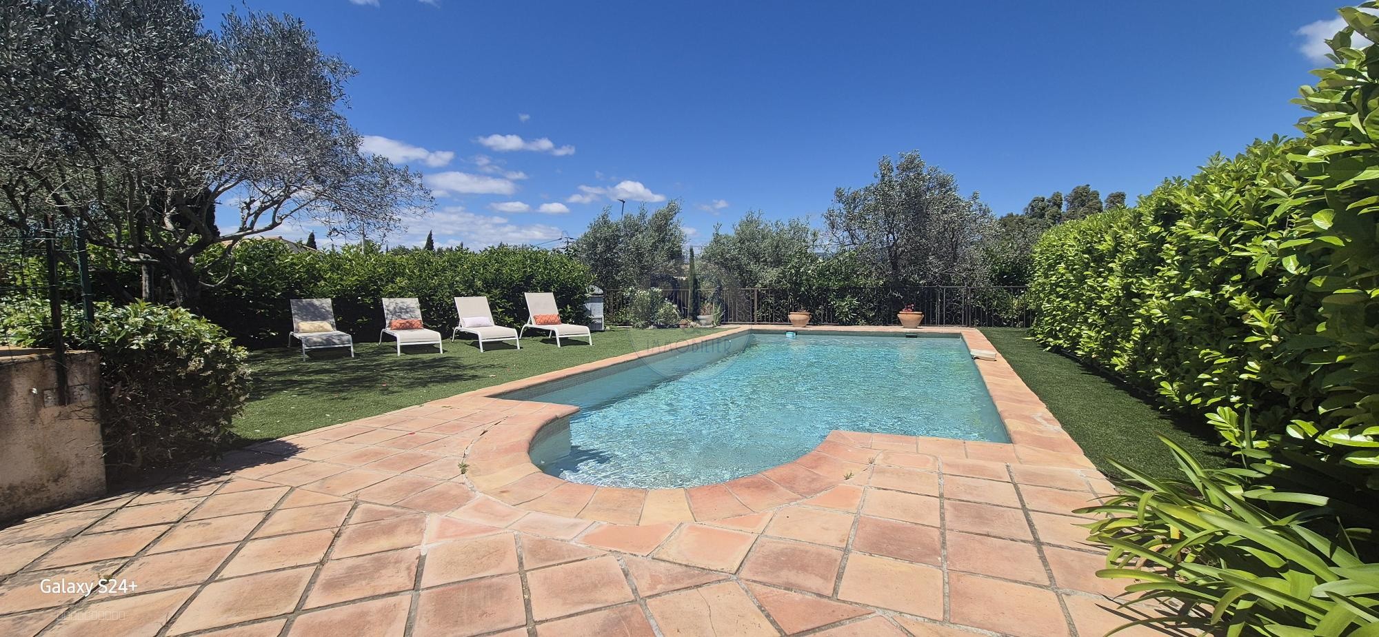 Charme, lumière et authenticité   Maison 4 chambres avec piscine — photo 16