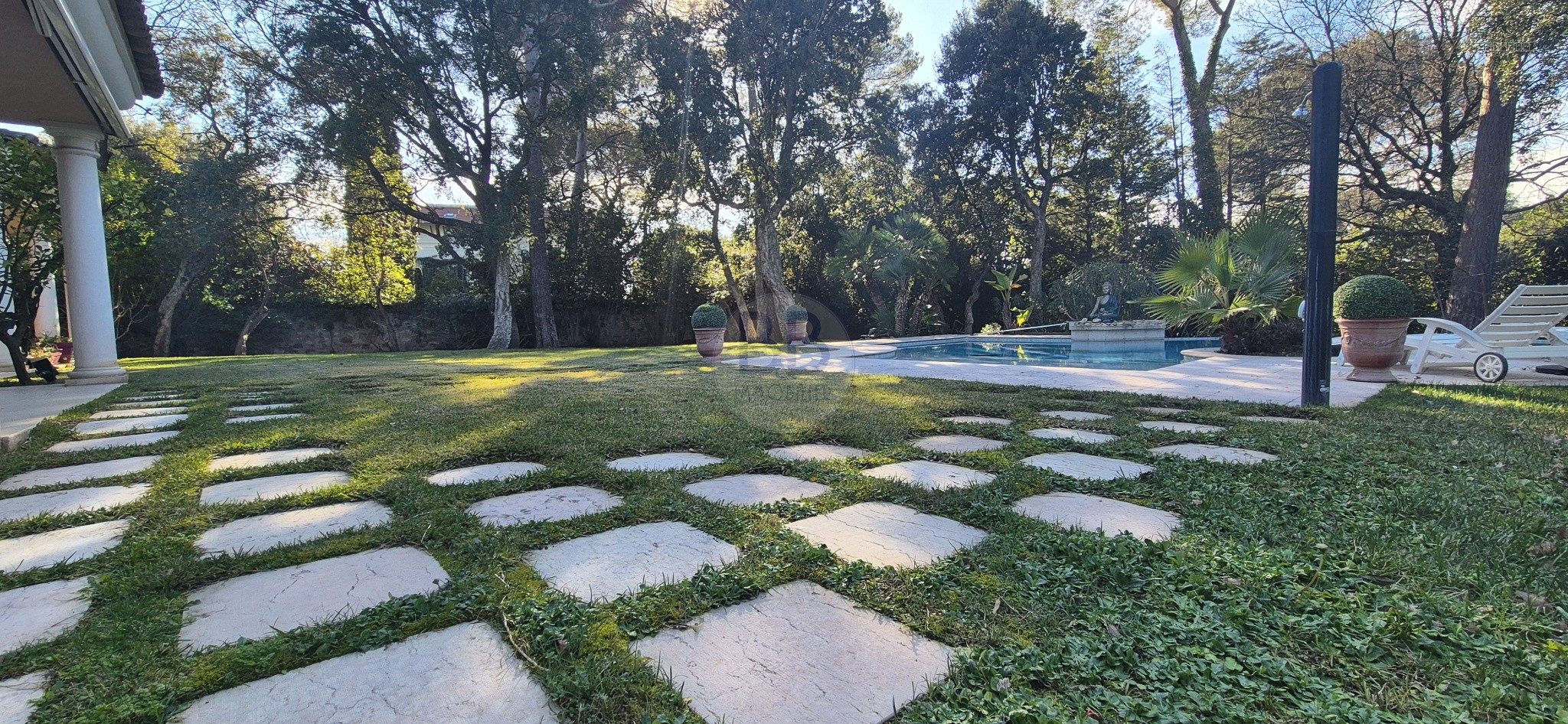 EXCLUSIVITÉ : PROPRIÉTÉ RARE DE PLAIN-PIED À SAINT-RAPHAËL, VALESCURE — photo 11