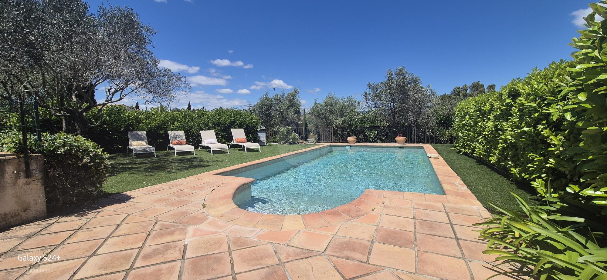 Charme, lumière et authenticité   Maison 4 chambres avec piscine — photo 16