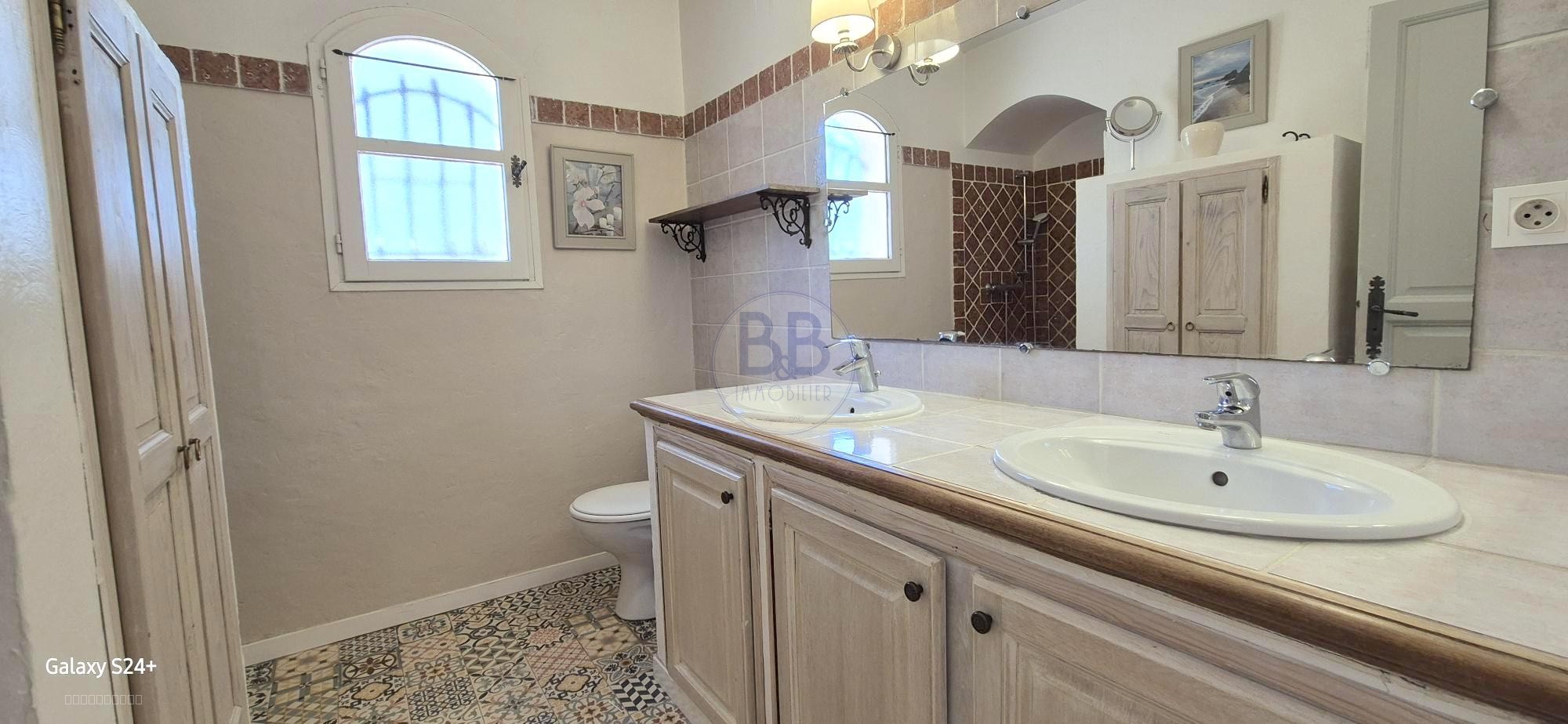 Charme, lumière et authenticité   Maison 4 chambres avec piscine — photo 10