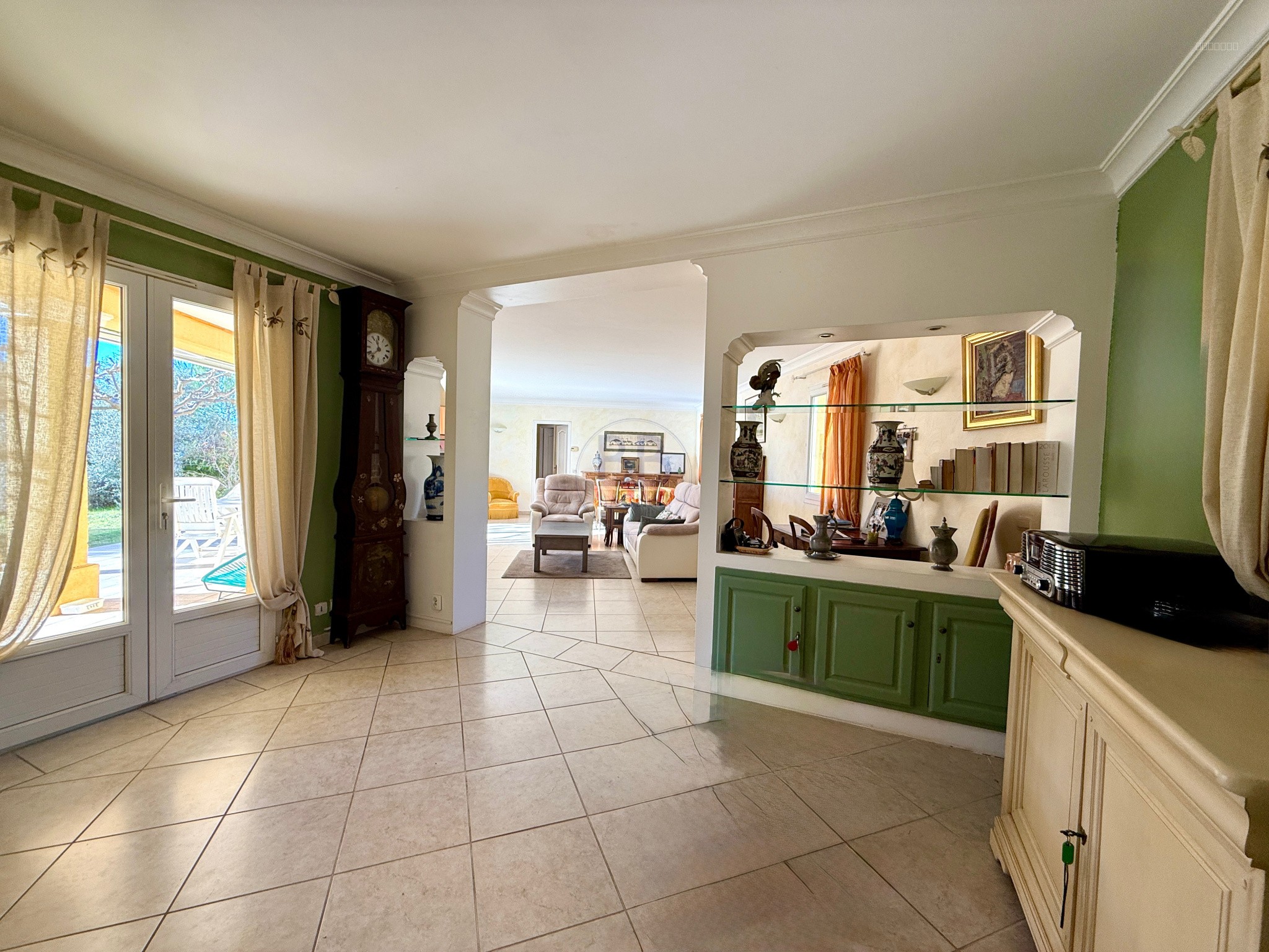 A vendre Villa de plain-pied avec vue dégagée à Draguignan   Quartier résidentiel recherché — photo 5