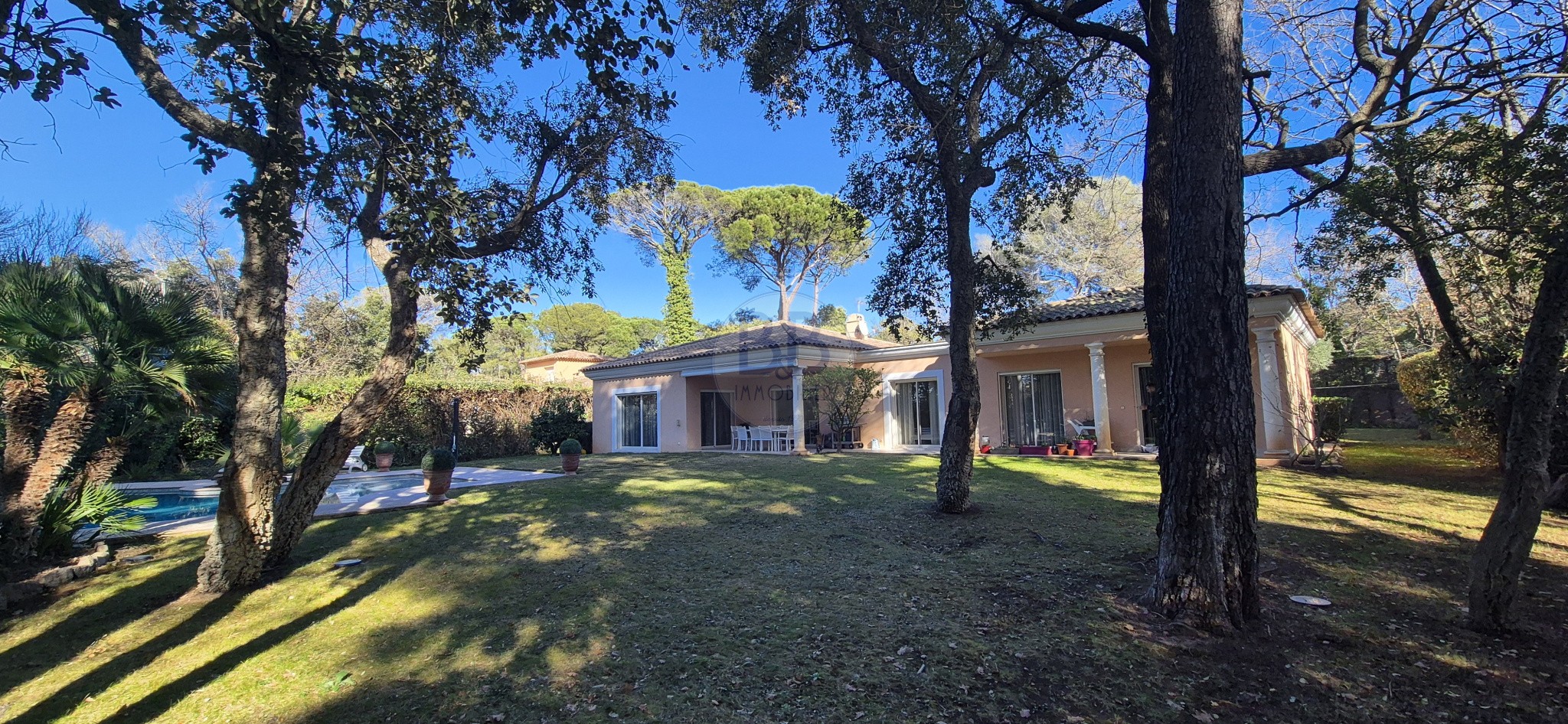 EXCLUSIVITÉ : PROPRIÉTÉ RARE DE PLAIN-PIED À SAINT-RAPHAËL, VALESCURE — photo 8