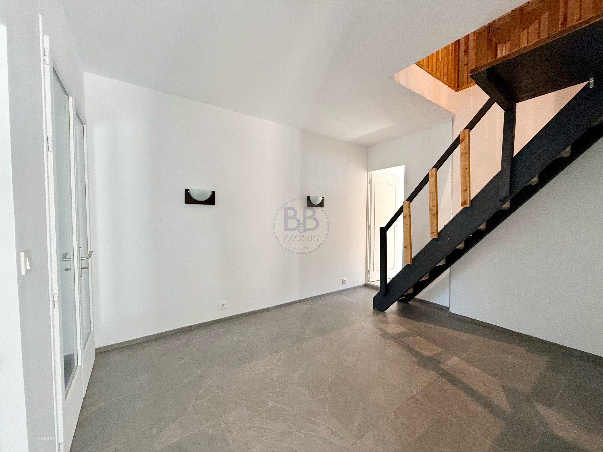 Vente villa 3 pièces rénovée à Fréjus avec piscine — photo 8