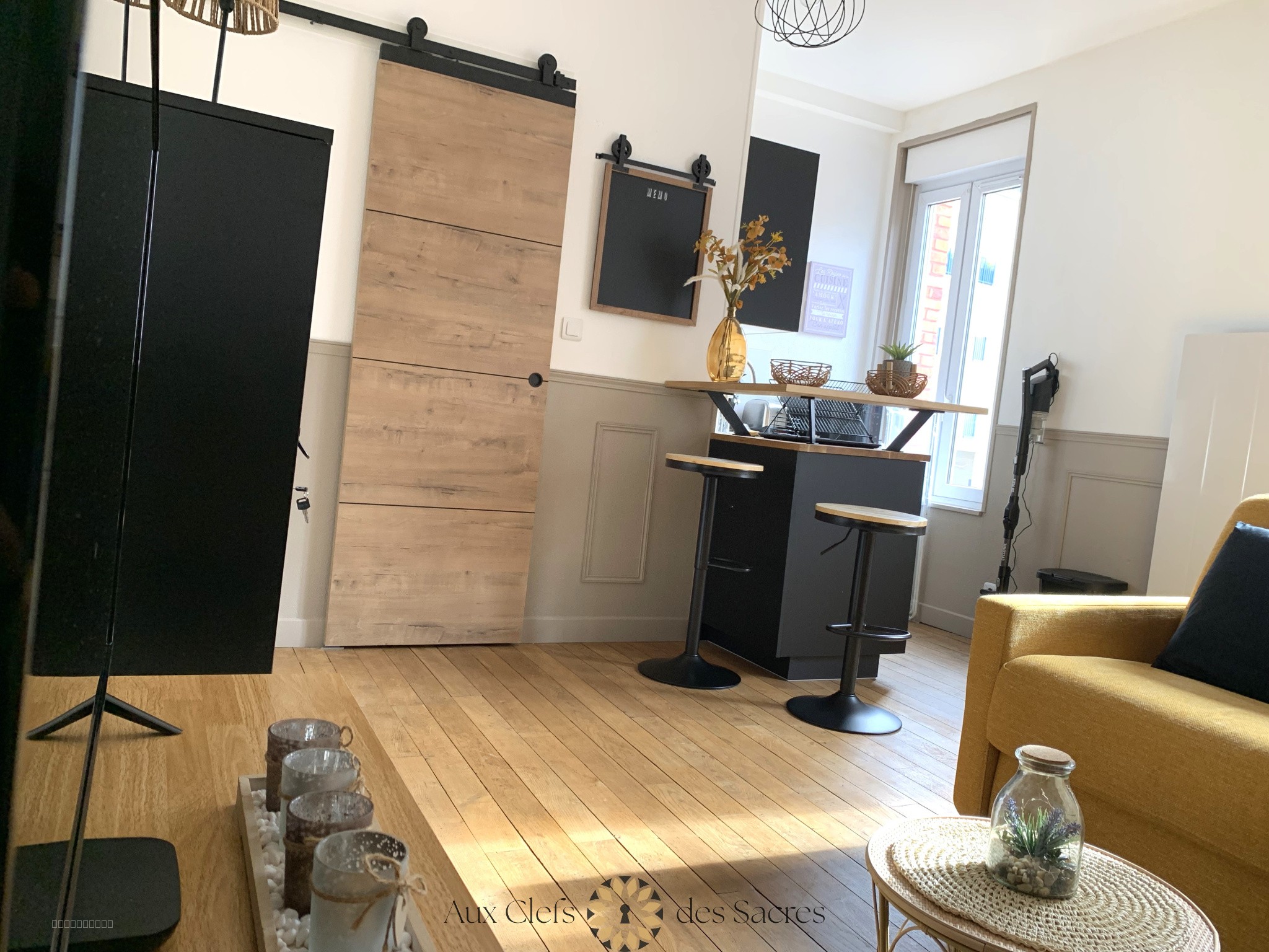 A VENDRE : Studio rénové et vendu meublé avec locataire — photo 12