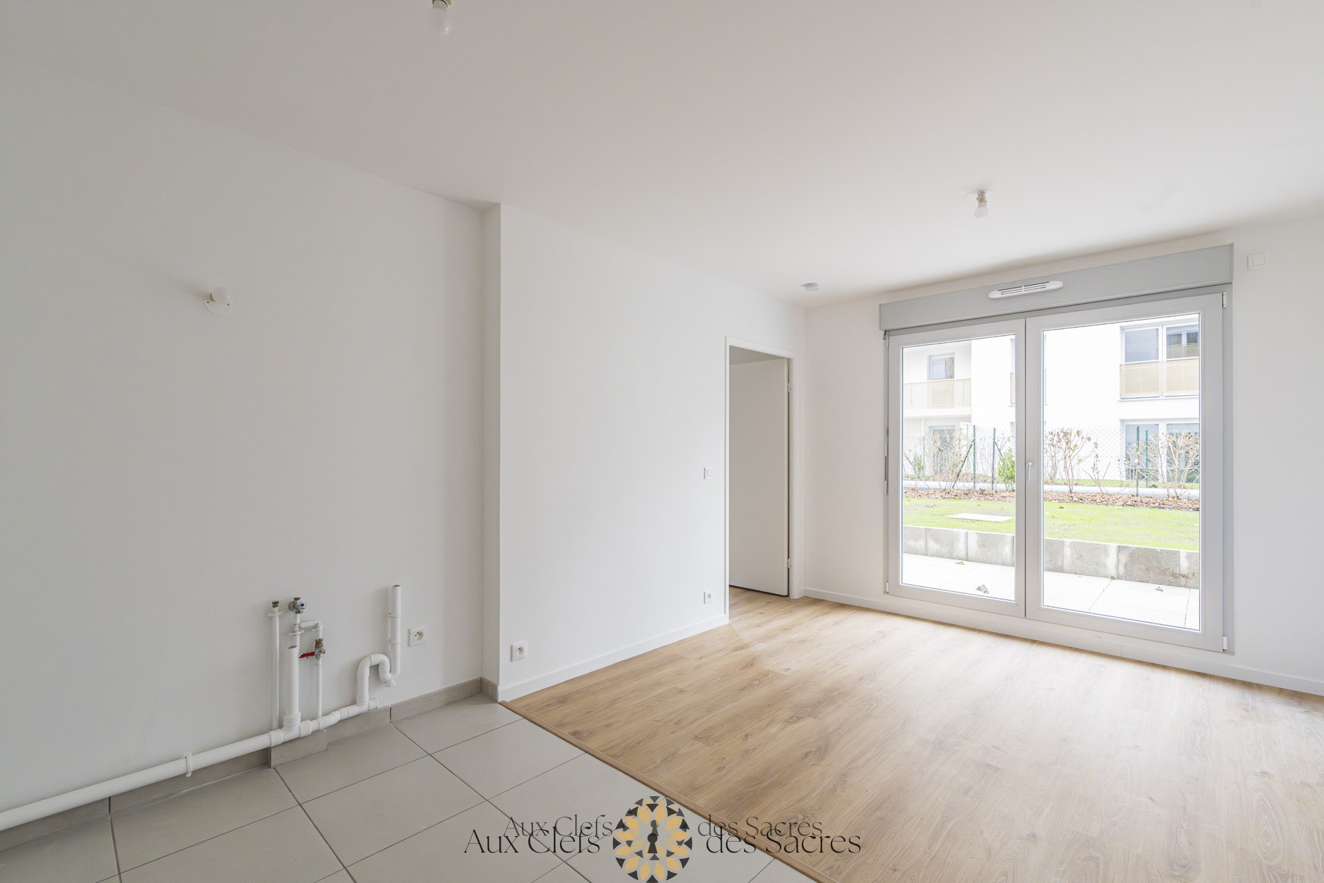 REIMS CENTRE - PONT DE VESLE / COMEDIE - APPARTEMENT T2 avec terrasse et stationnement — photo 8