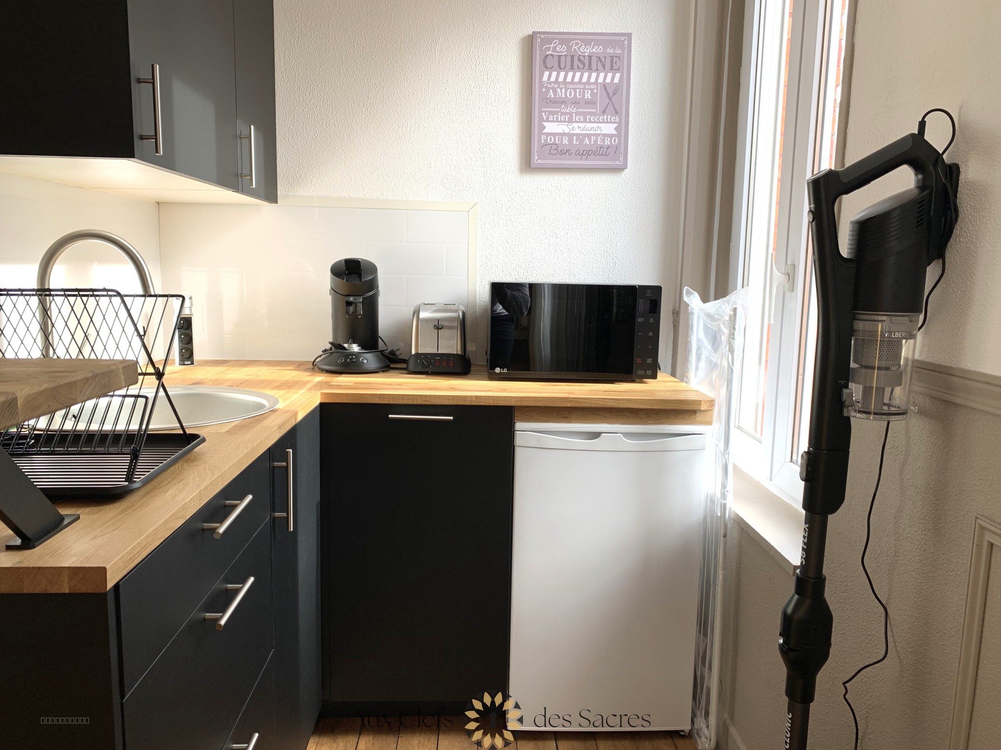 A VENDRE : Studio rénové et vendu meublé avec locataire — photo 18