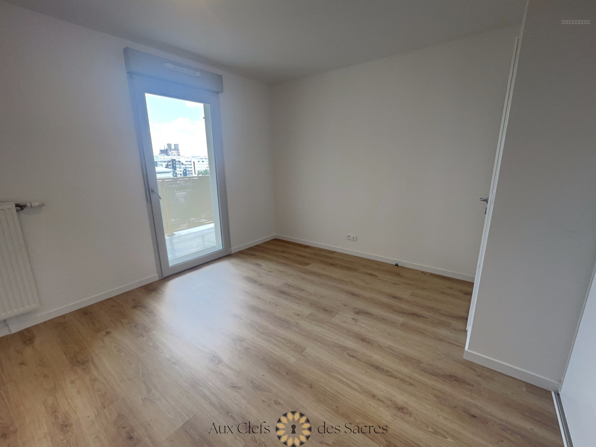 REIMS CENTRE - PONT DE VESLE / COMEDIE - APPARTEMENT T4 AVEC BALCON ET STATIONNEMENT — photo 17