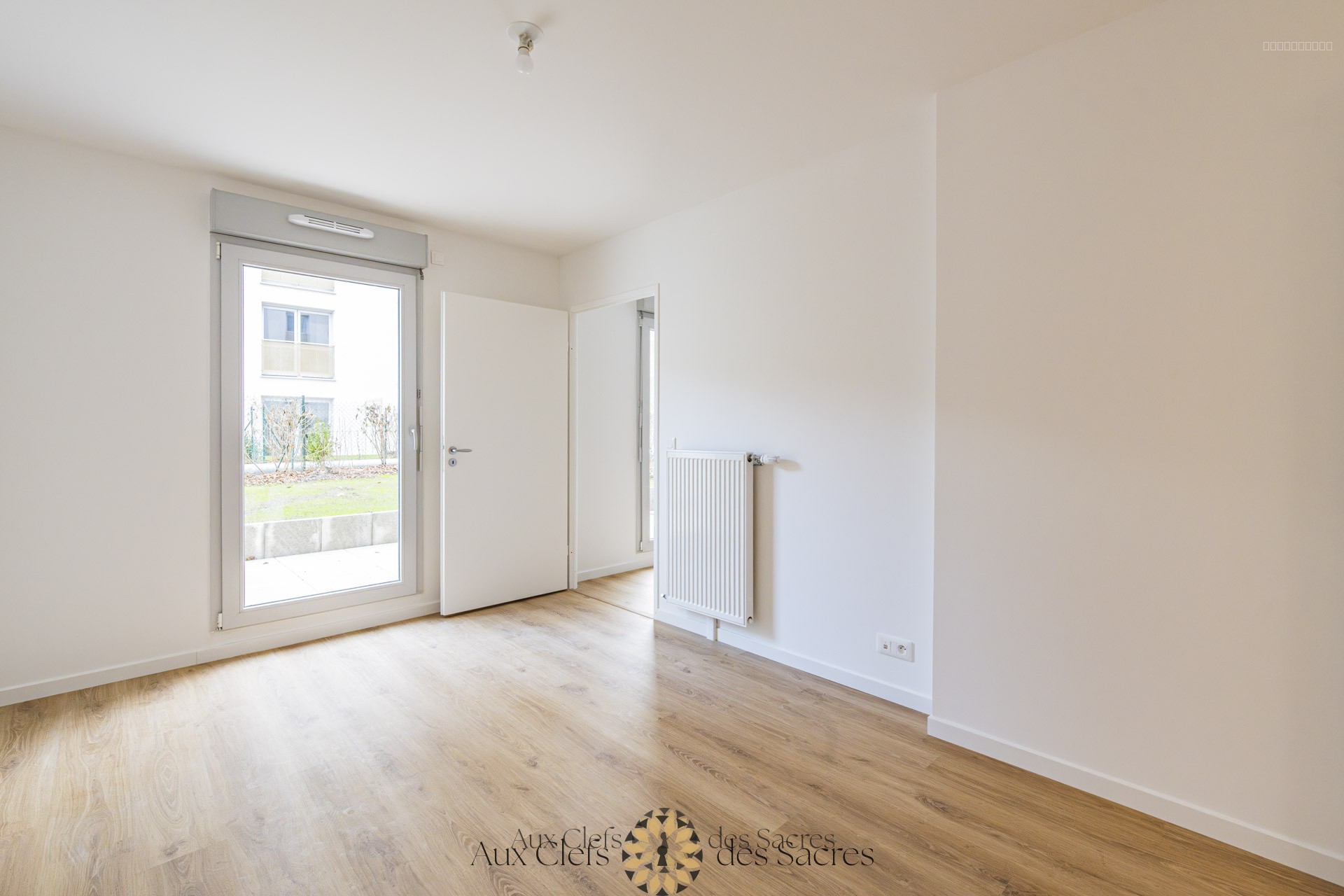 REIMS CENTRE - PONT DE VESLE / COMEDIE - APPARTEMENT T2 avec terrasse et stationnement — photo 15