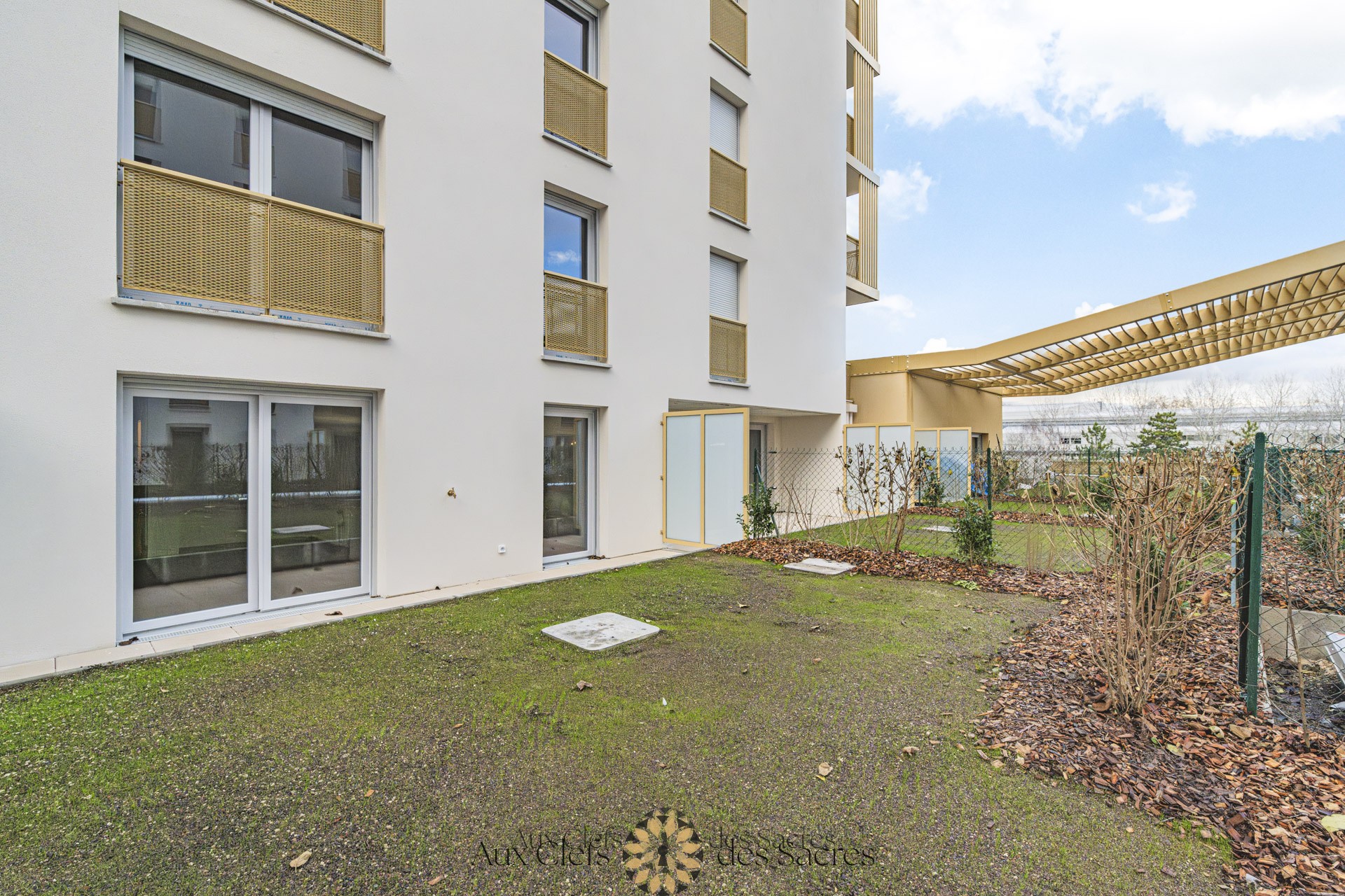 REIMS CENTRE - PONT DE VESLE / COMEDIE - APPARTEMENT T2 avec terrasse et stationnement — photo 3