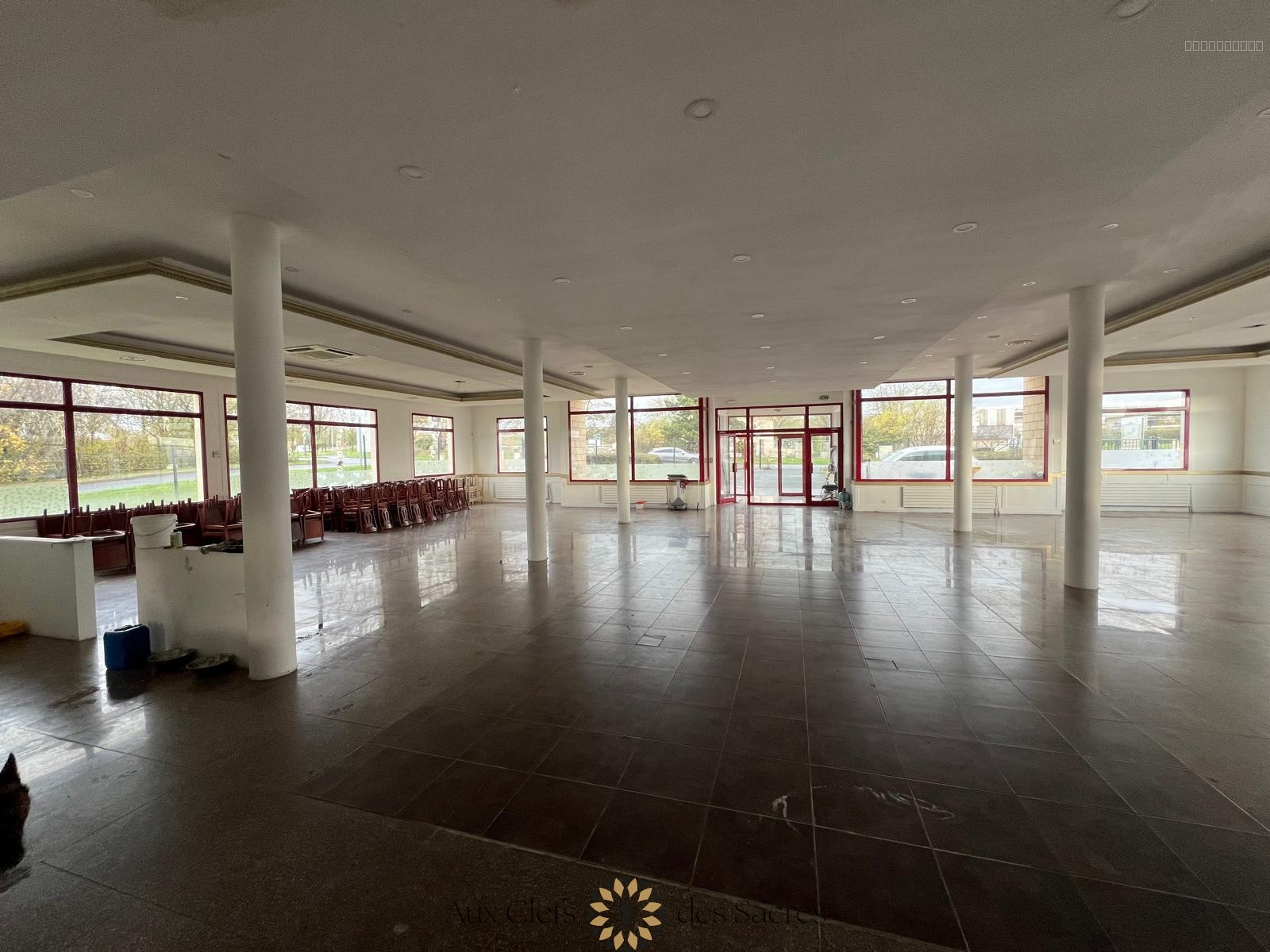 LOCAL COMMERCIAL — photo 13