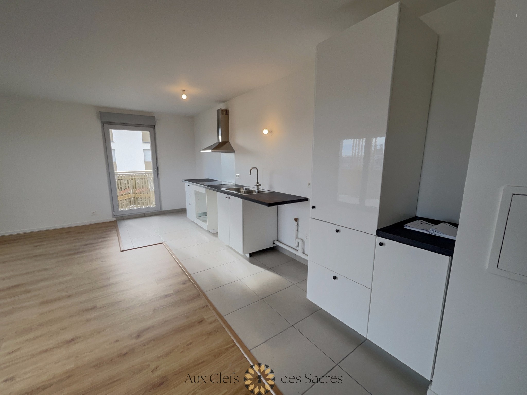 REIMS CENTRE - PONT DE VESLE / COMEDIE - APPARTEMENT T4 AVEC BALCON ET STATIONNEMENT — photo 13
