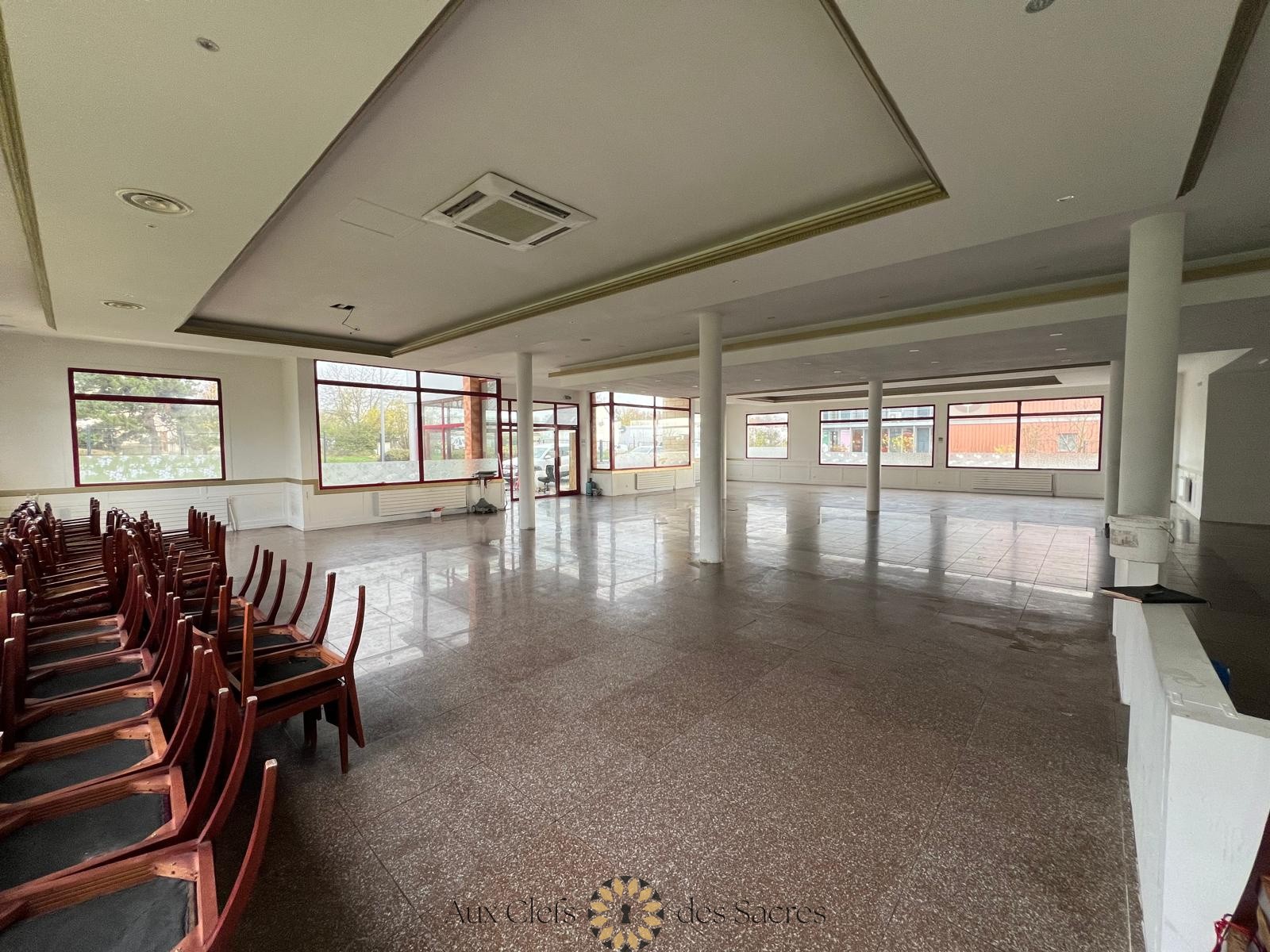LOCAL COMMERCIAL — photo 12
