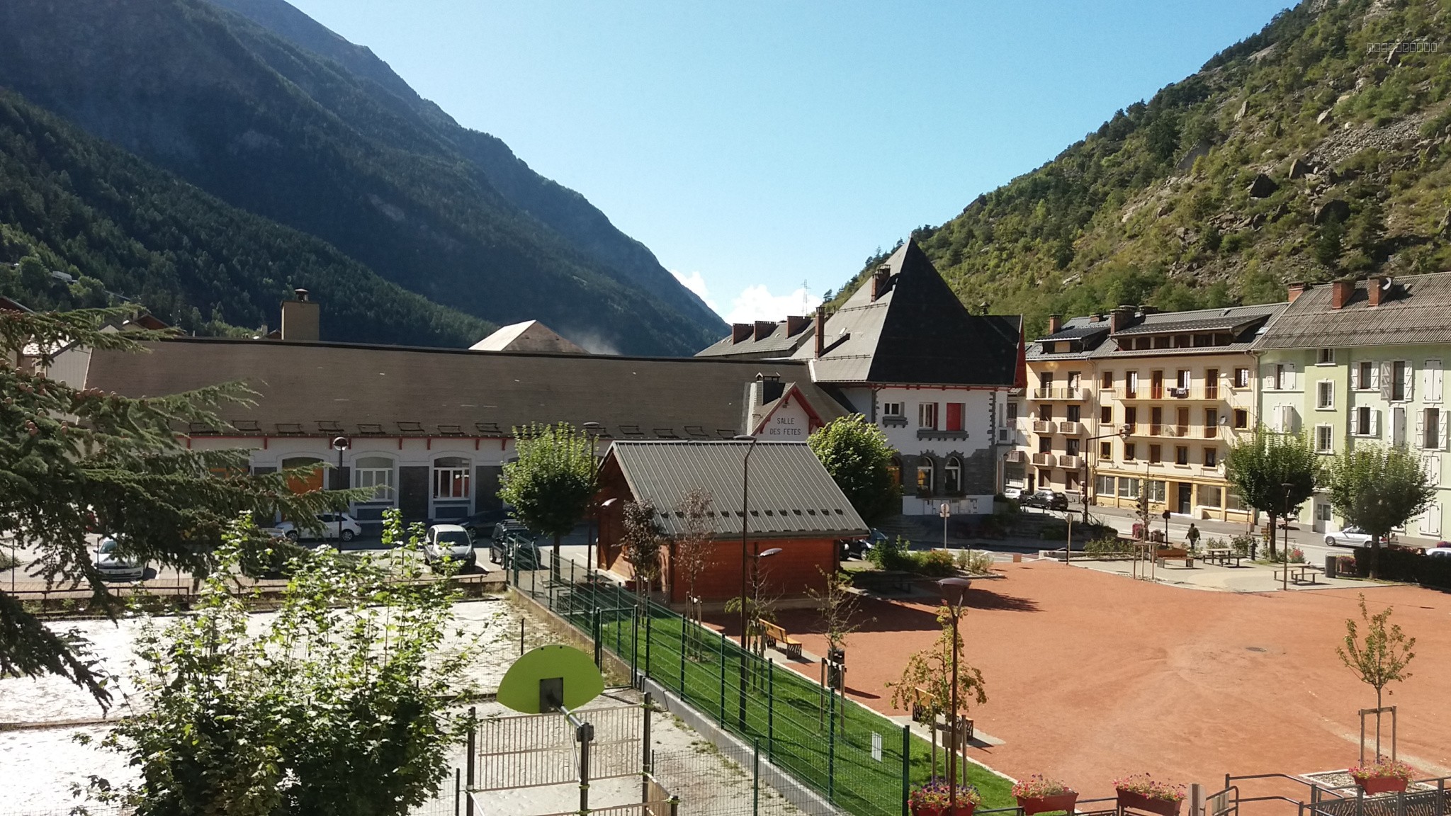 T3 bis - Copropriété Les Anémones - FOURNEAUX — photo 5