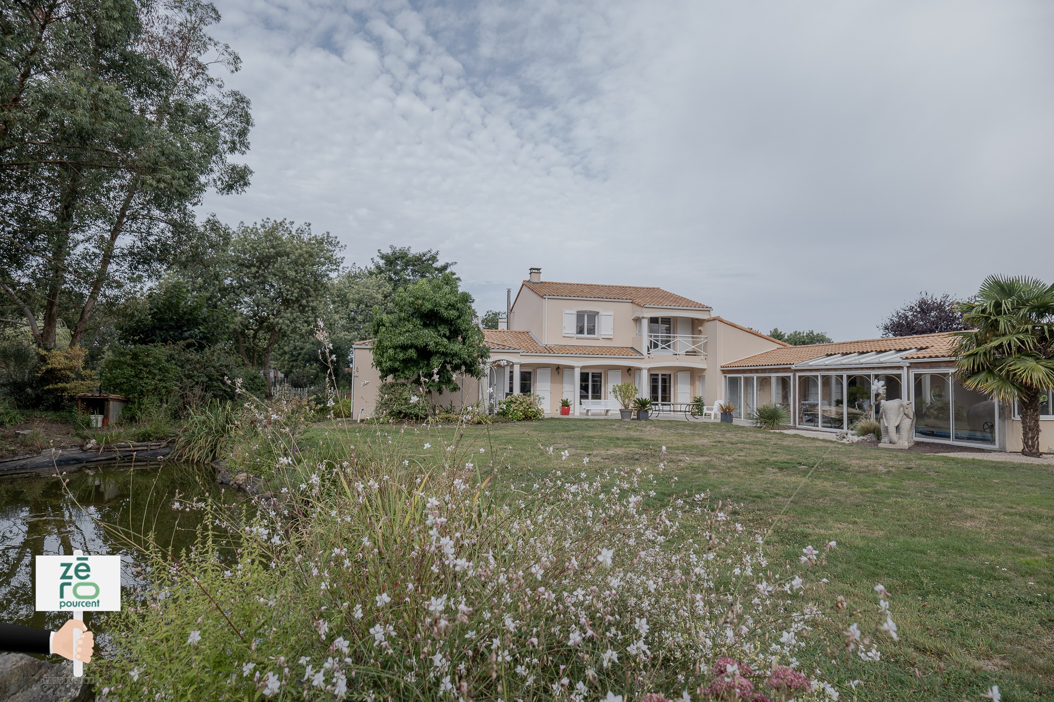 Maison de 7 pièces de 233 m2 sur un terrain de 2280 m2 à Châteauneuf — photo 2