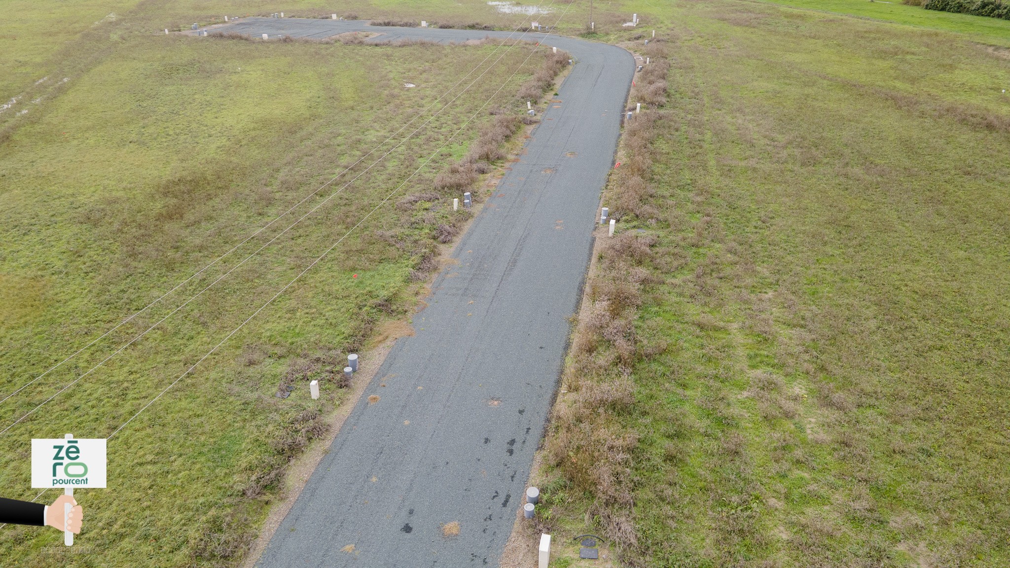TERRAIN VIABILISE ET RACCORDEE AU TOUT A L'EGOUT — photo 2
