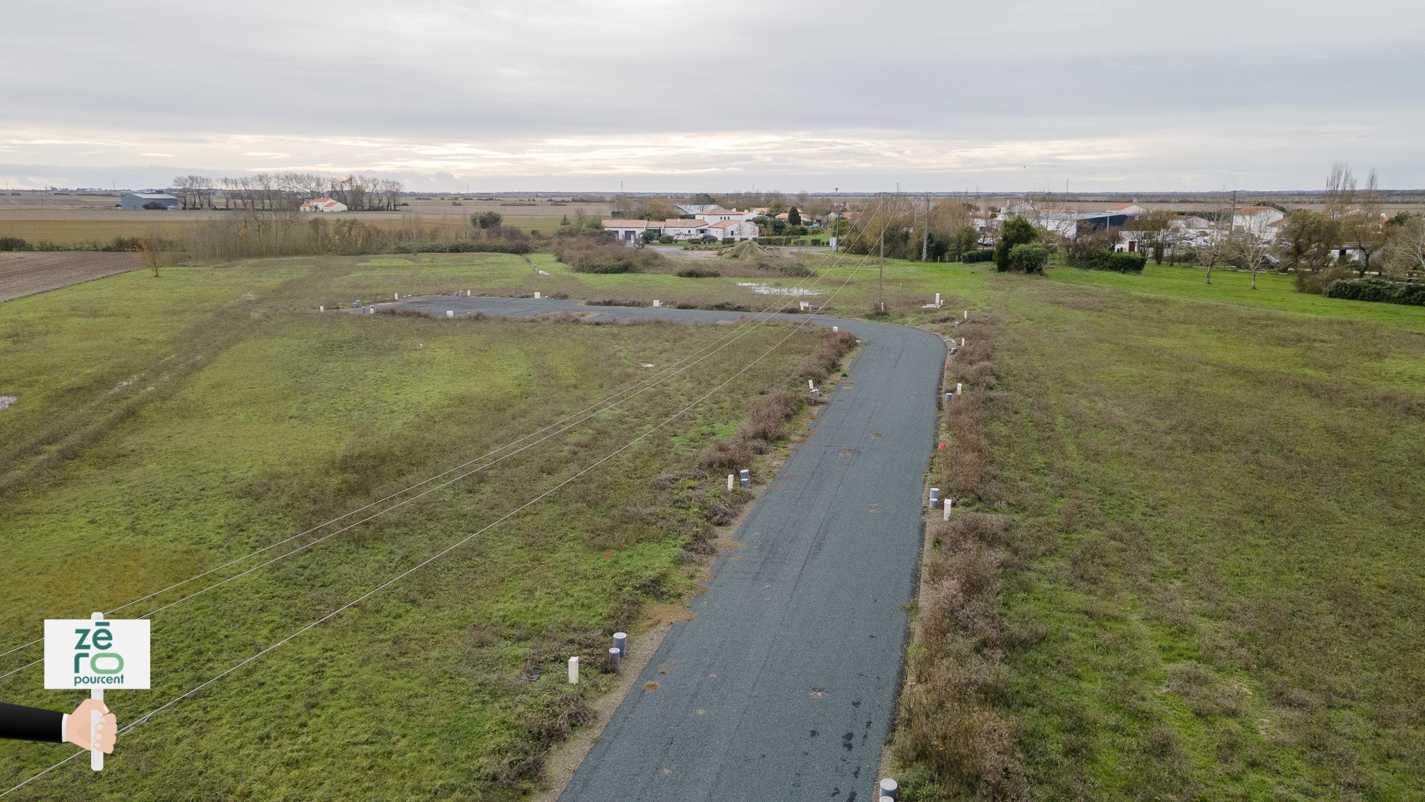 TERRAIN VIABILISE ET RACCORDEE AU TOUT A L'EGOUT — photo 7