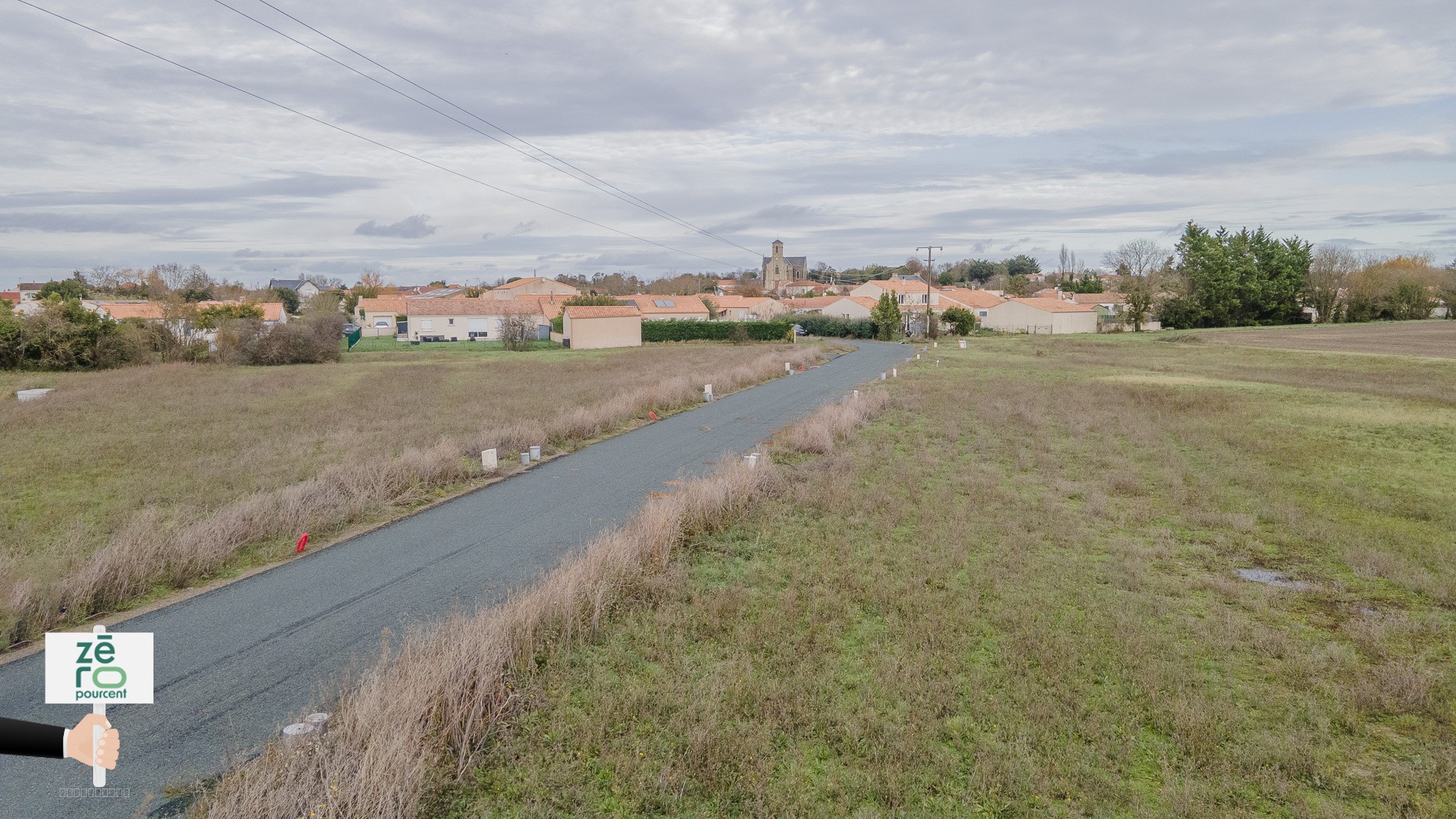 TERRAIN VIABILISE ET RACCORDEE AU TOUT A L'EGOUT — photo 6