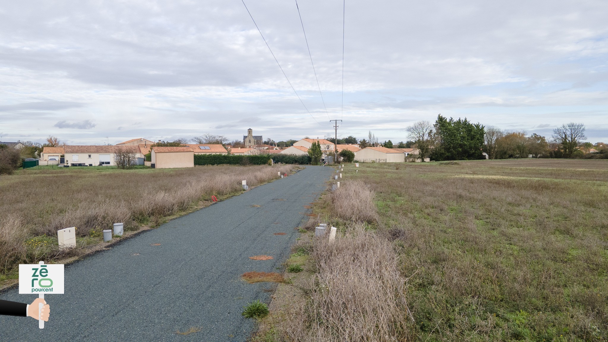 TERRAIN VIABILISE ET RACCORDEE AU TOUT A L'EGOUT — photo 8