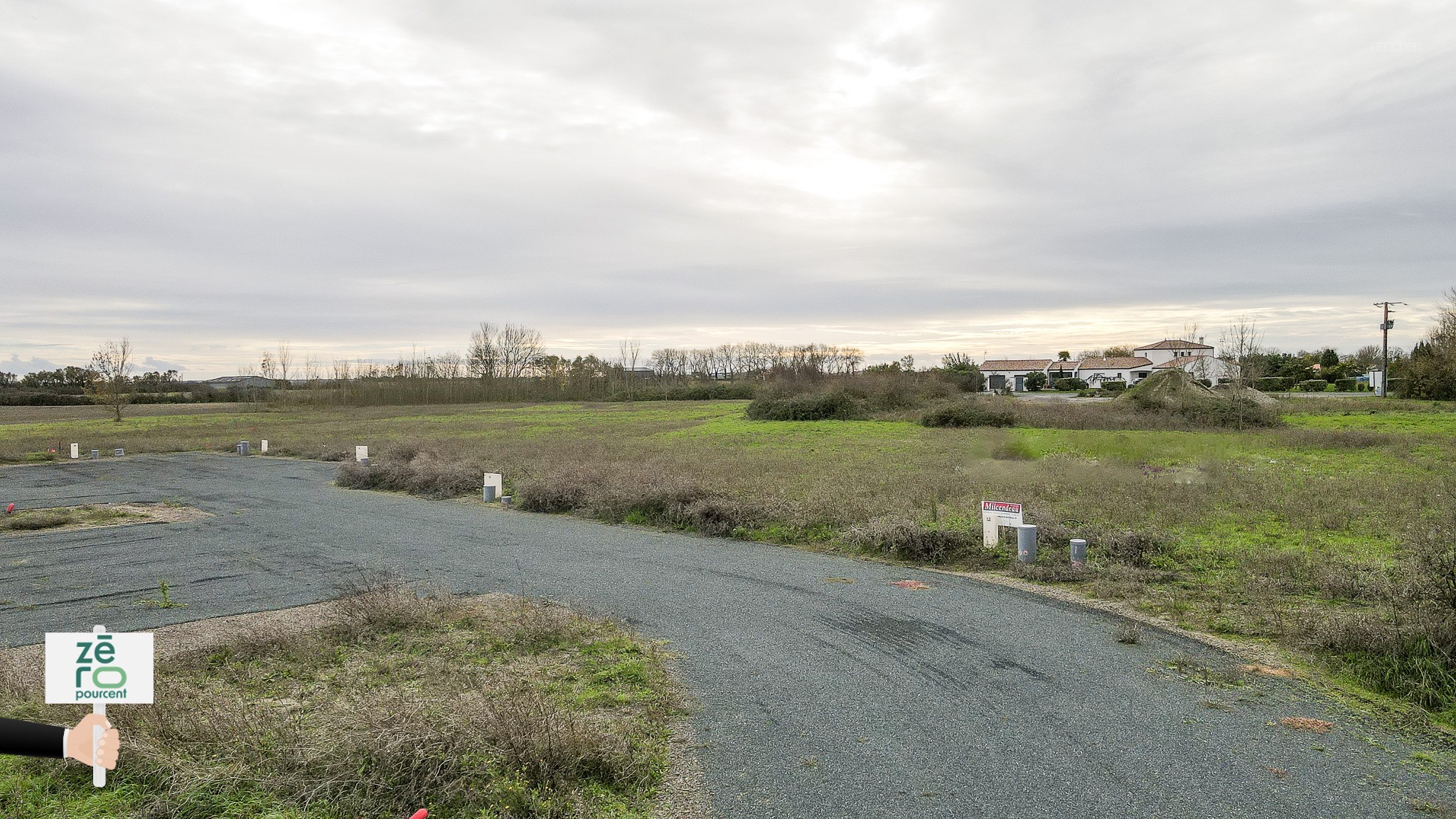 TERRAIN VIABILISE ET RACCORDEE AU TOUT A L'EGOUT — photo 3