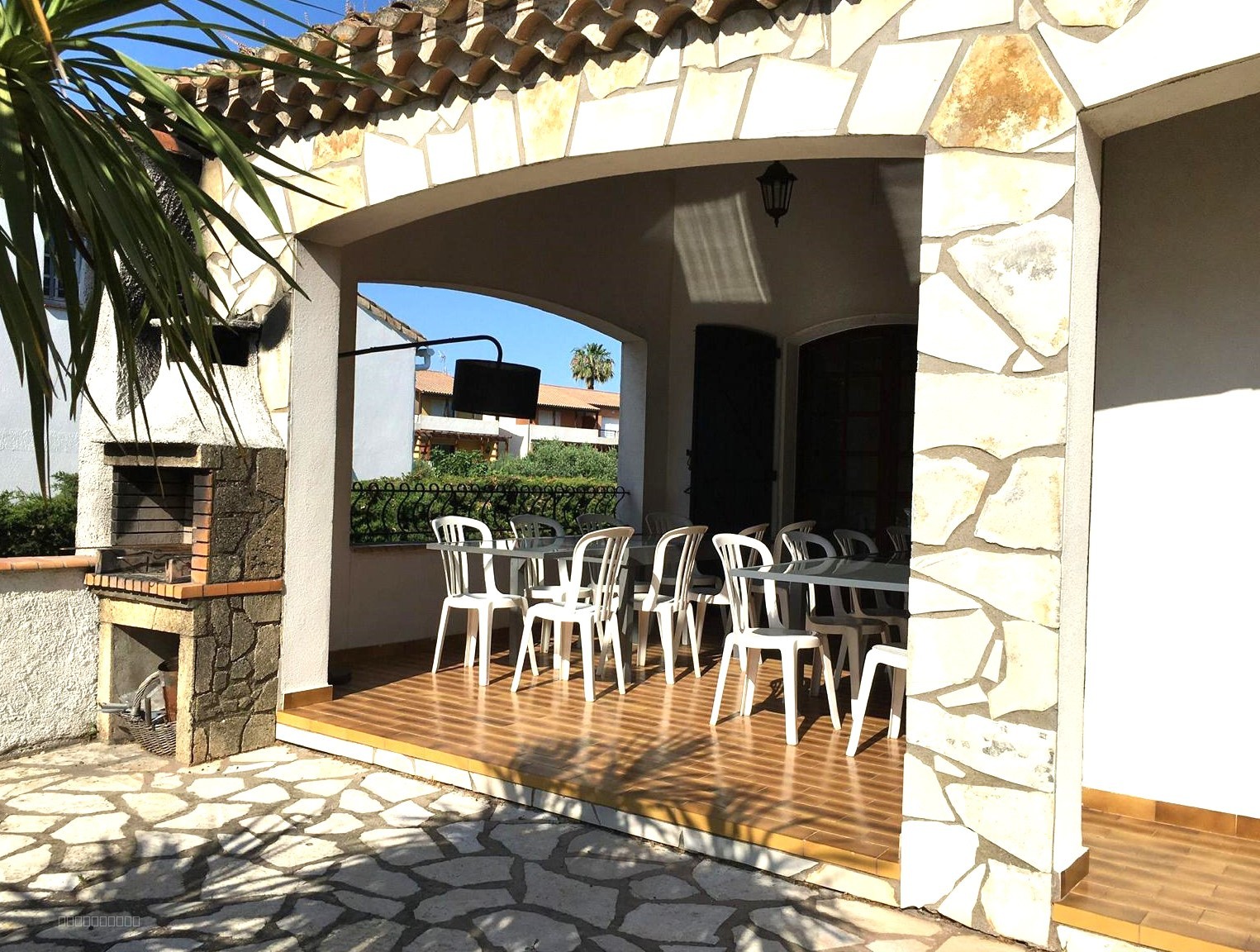 VILLA T8, 300 M2, 1 ERE LIGNE SUR L'HERAULT, AGDE (34) — photo 2