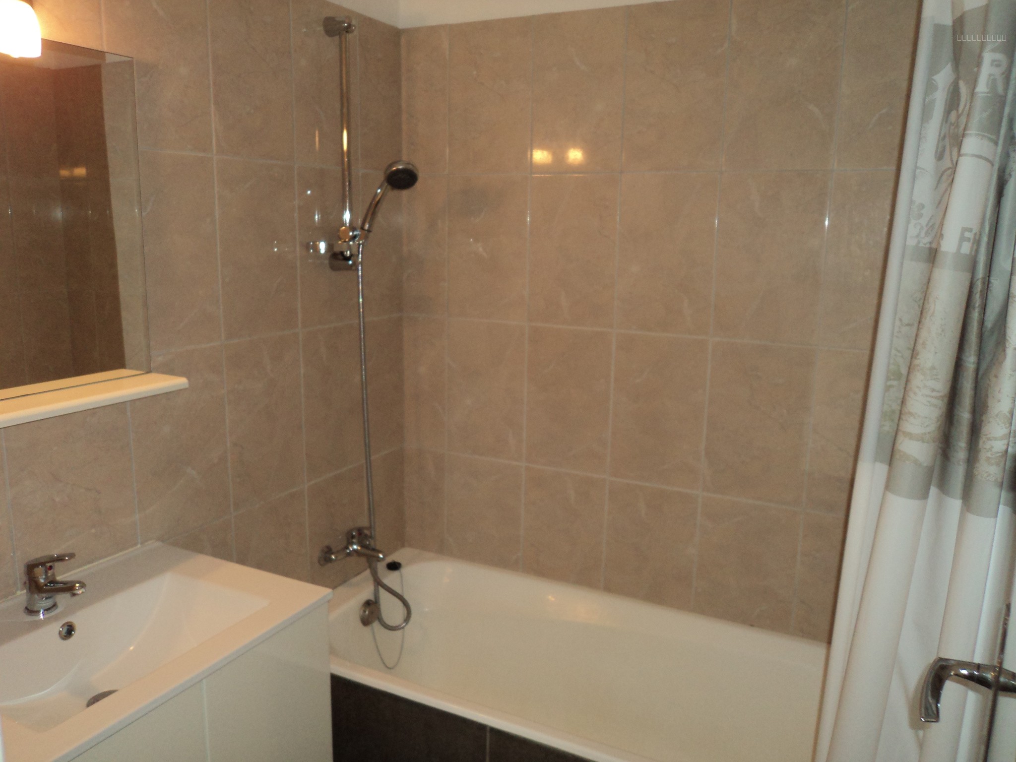 Santa Giulia : Ensemble immobilier 2 Villas jumelées  T3 et T2 avec vue mer — photo 3