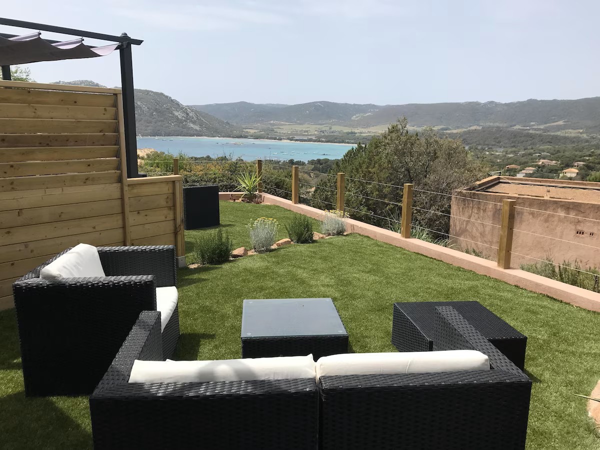 Santa Giulia : Ensemble immobilier 2 Villas jumelées  T3 et T2 avec vue mer — photo 6