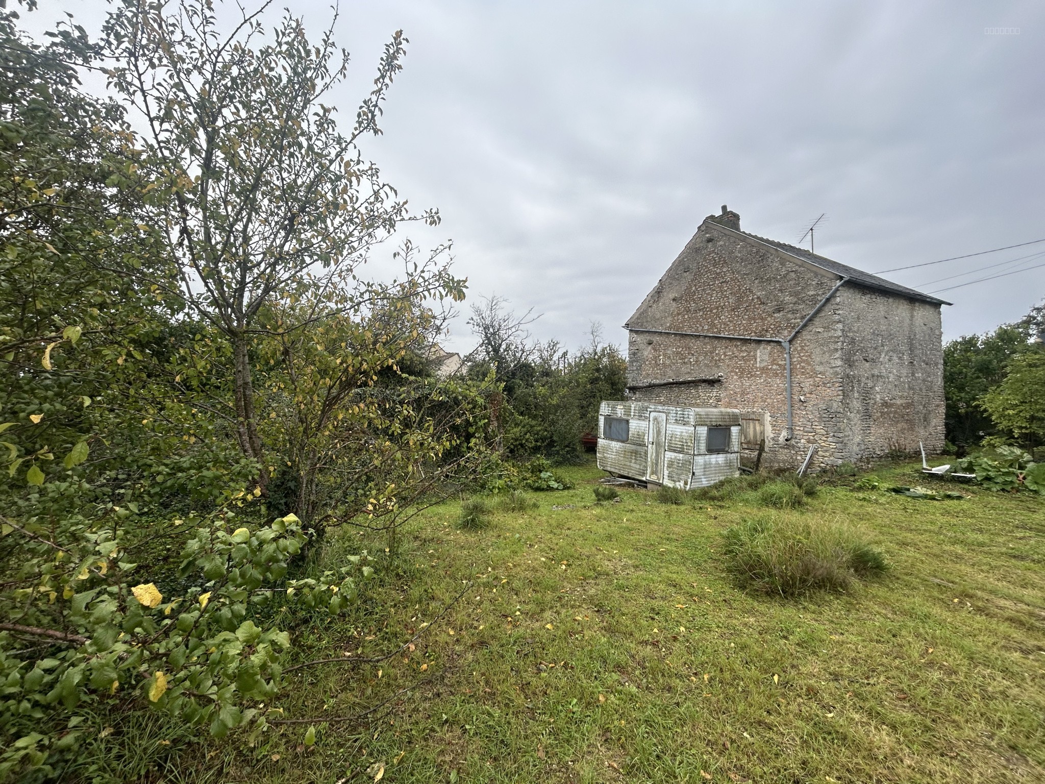 Maisonnette à rénover sur 563m de terrain à ANDONVILE — photo 3