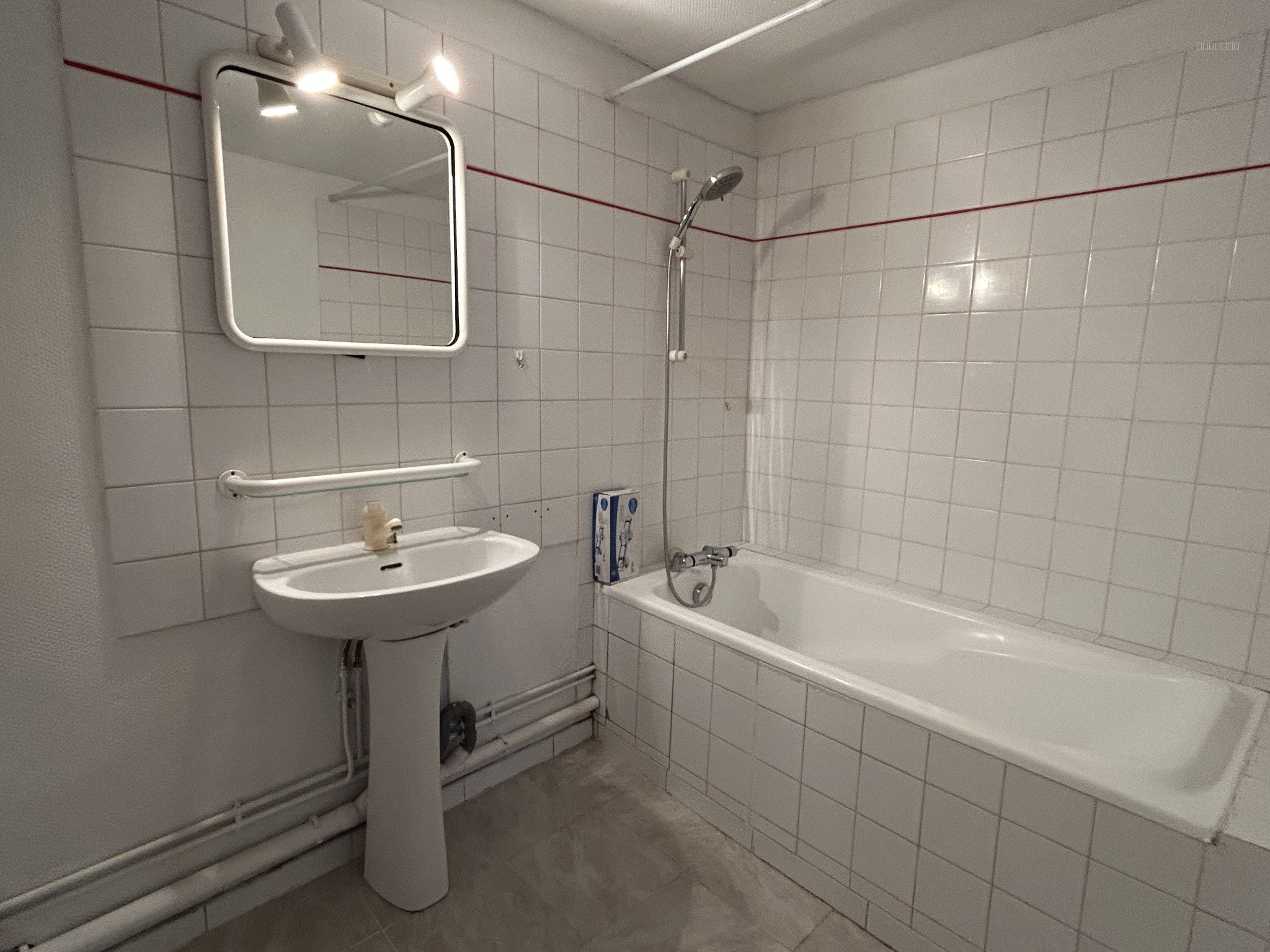 MAISON DE VILLE à ANGERVILLE — photo 9