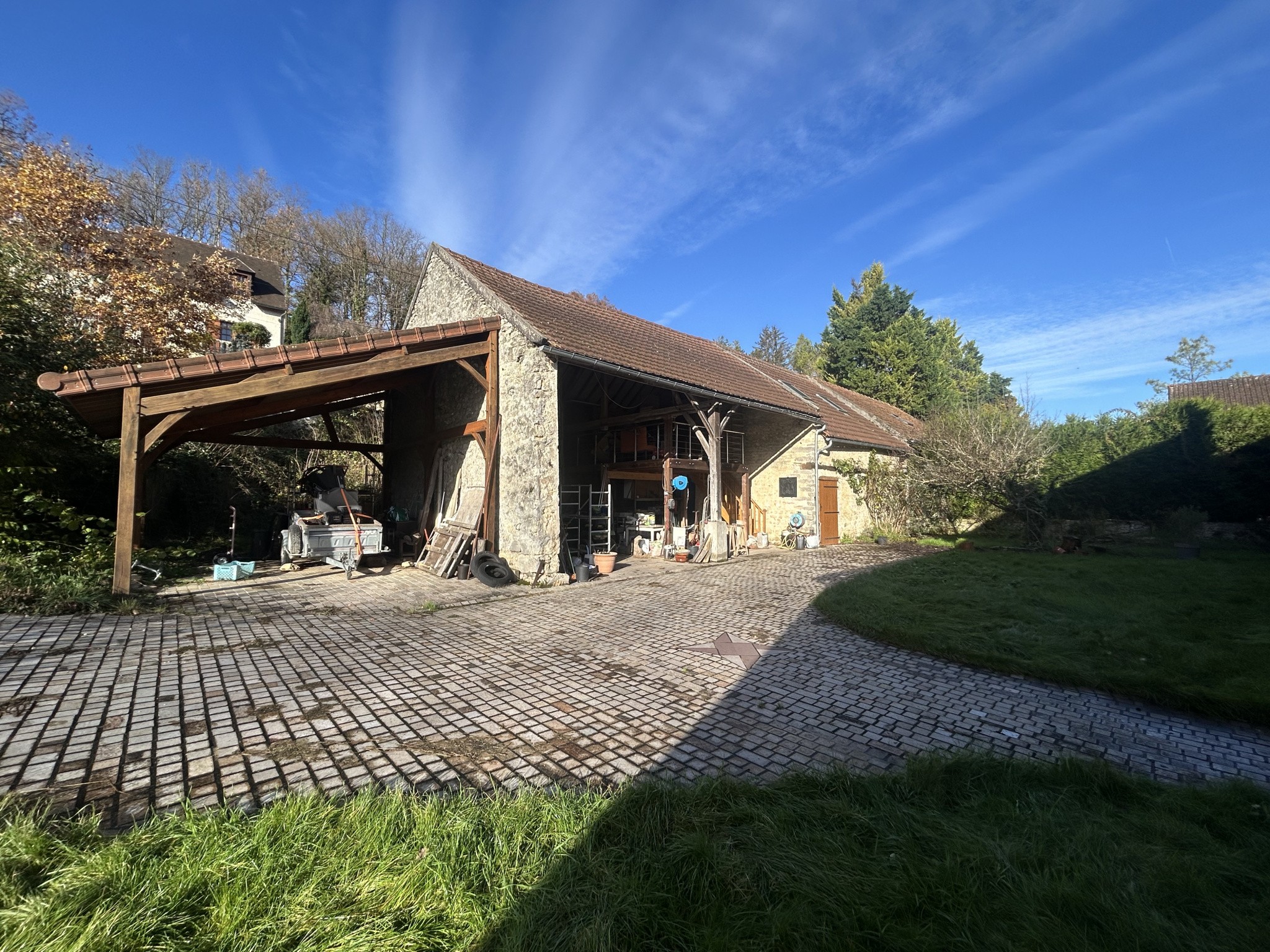 PROPRIETE EN PIERRE de 260m2 à ABBEVILLE LA RIVIERE — photo 2