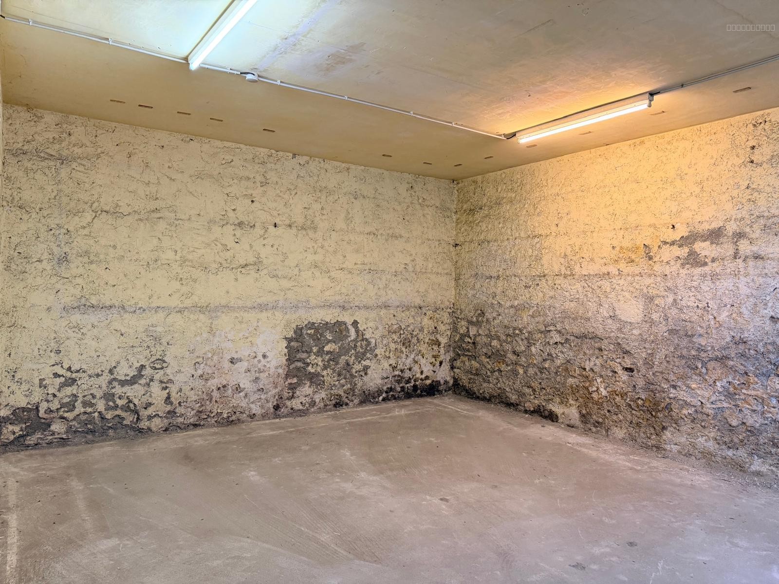 A LOUER - Espace de stockage de 50 m2 - Plain-pied — photo 5