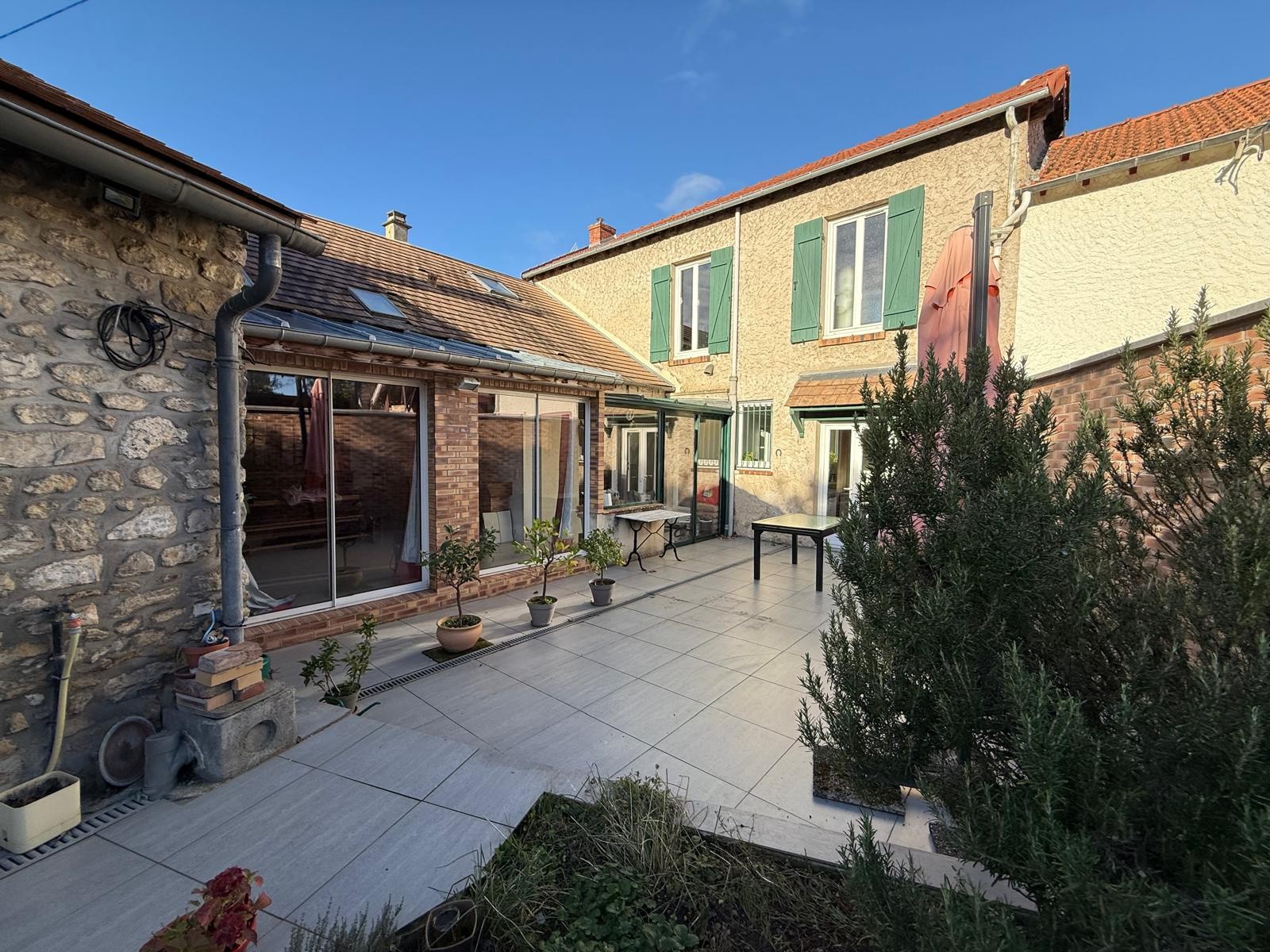 MAISON DE VILLE 160M2 AVEC JARDIN ET DEPENDANCES — photo 4