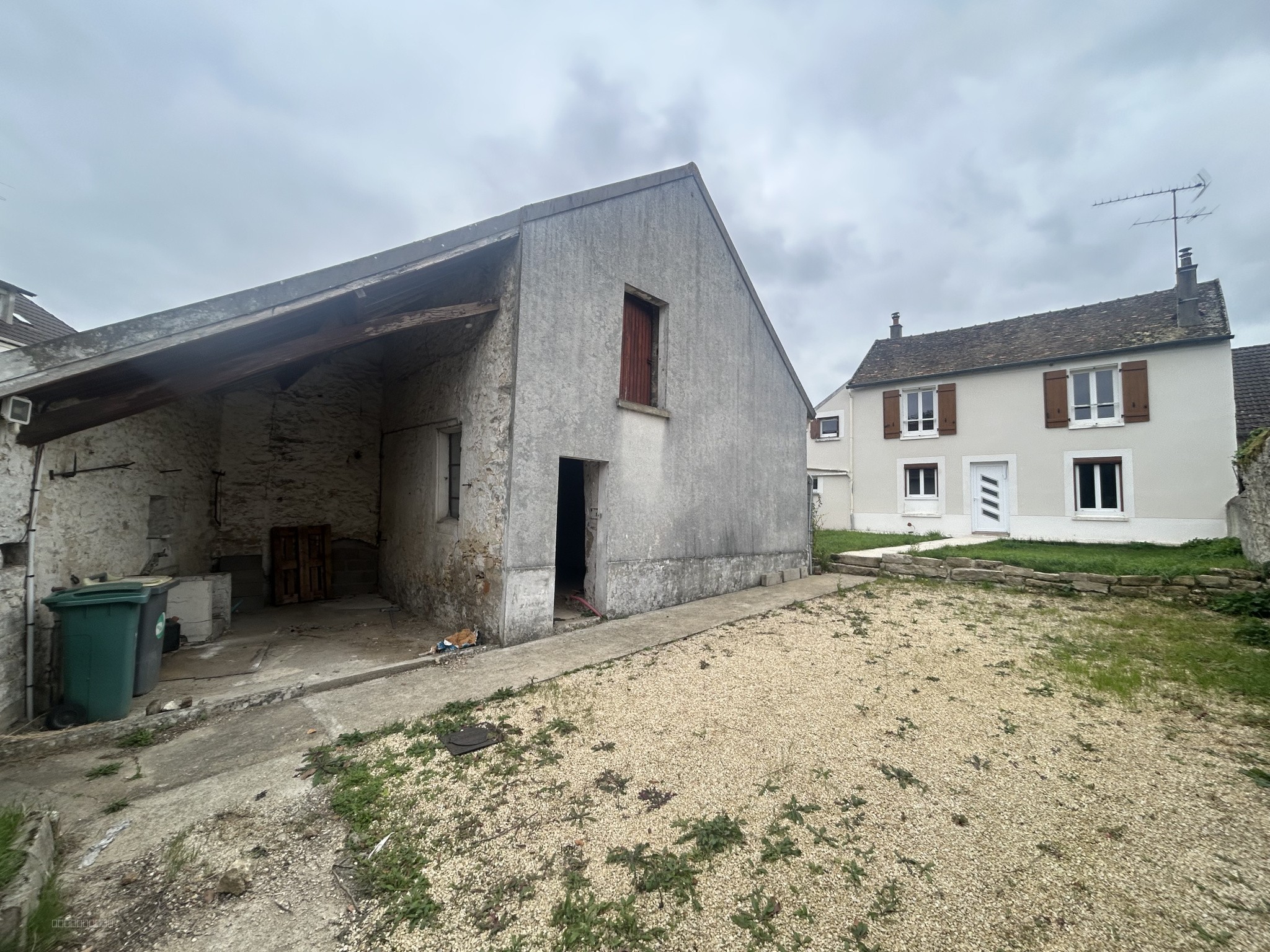 ENSEMBLE IMMOBILIER A BAULNE — photo 4