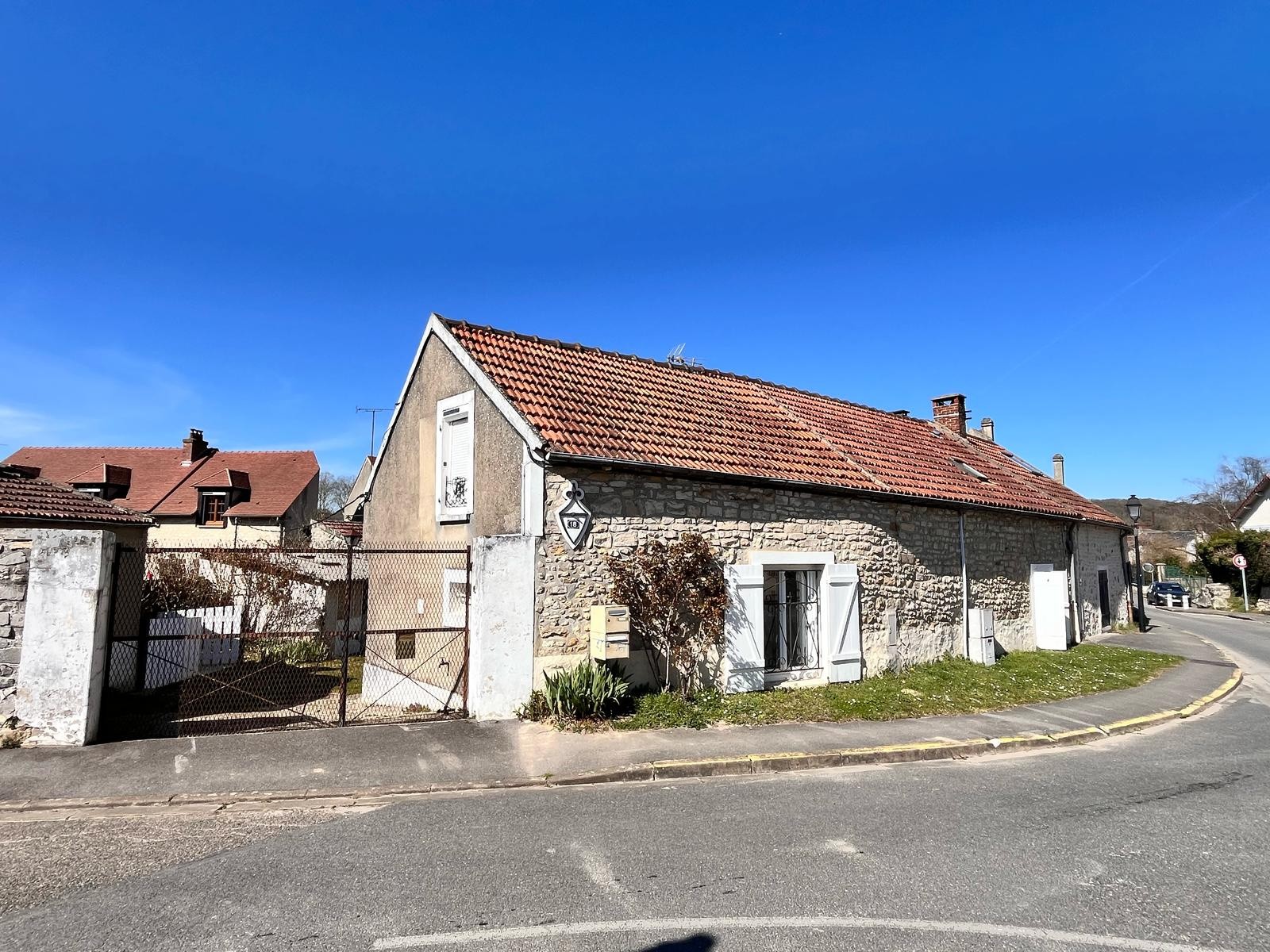 Maison en pierre - BOISSY-LE-CUTE — photo 3