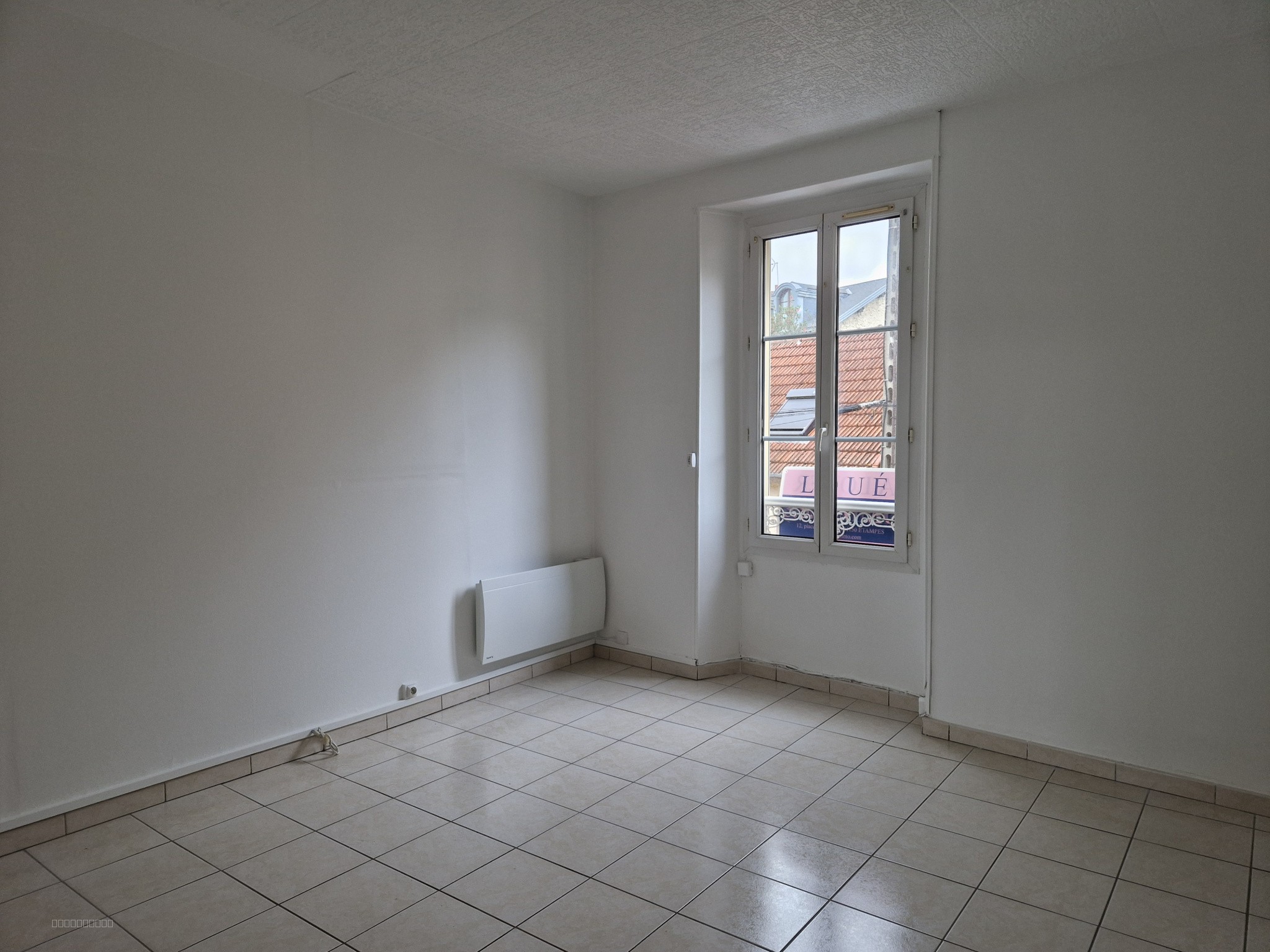 ETAMPES - Proche centre ville et gare - Studio — photo 2