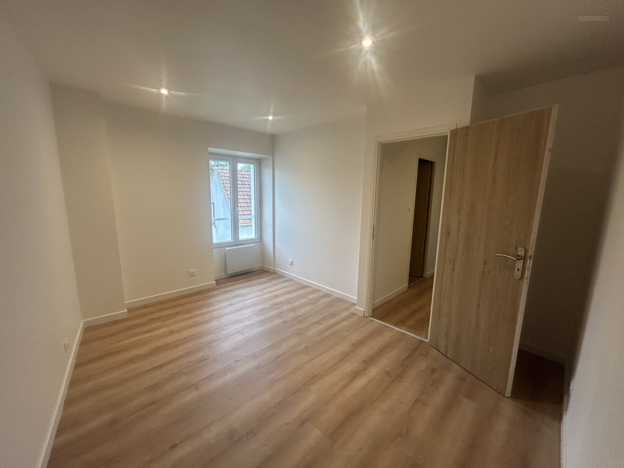 ENSEMBLE IMMOBILIER A BAULNE — photo 9