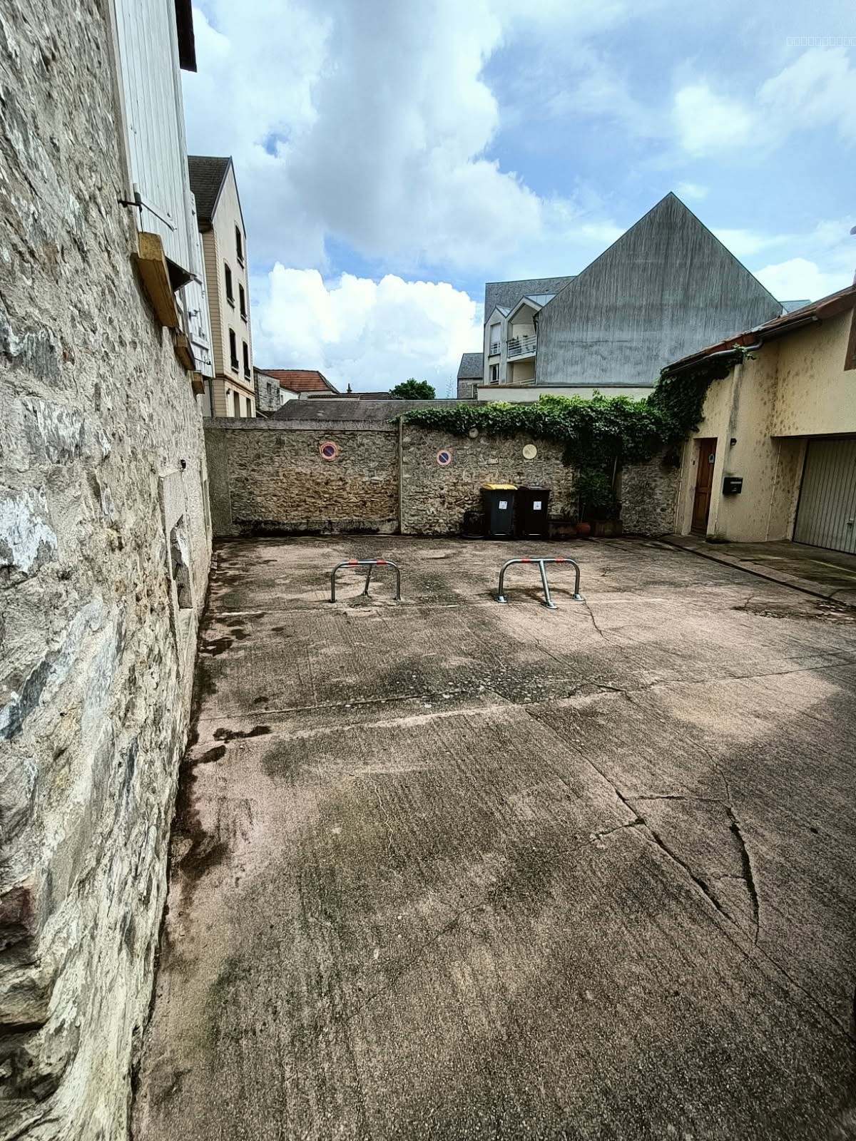 ETAMPES - Saint Martin - Place de parking extérieure