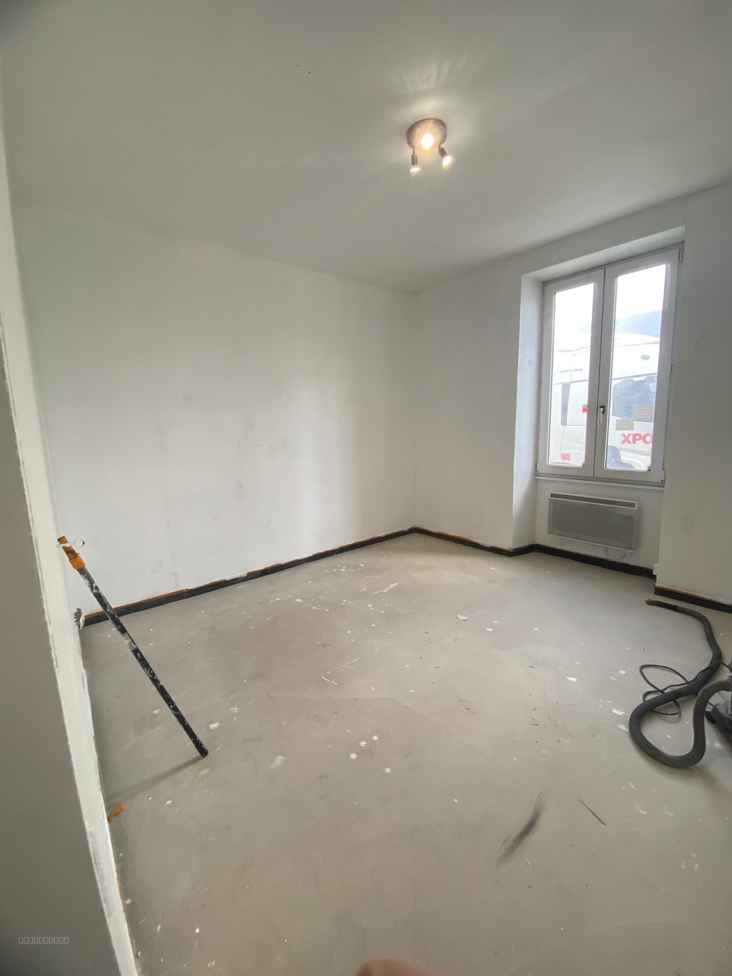SERMAISES - A LOUER - LOCAL COMMERCIAL — photo 4