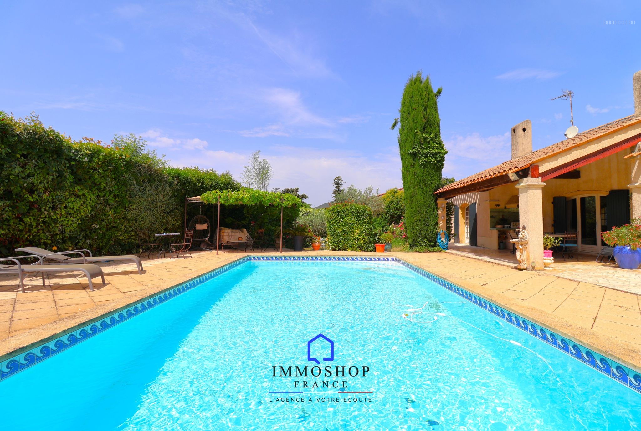 Maison 236m2 avec piscine et garage 100m2 Saint Zacharie 83640 — photo 5