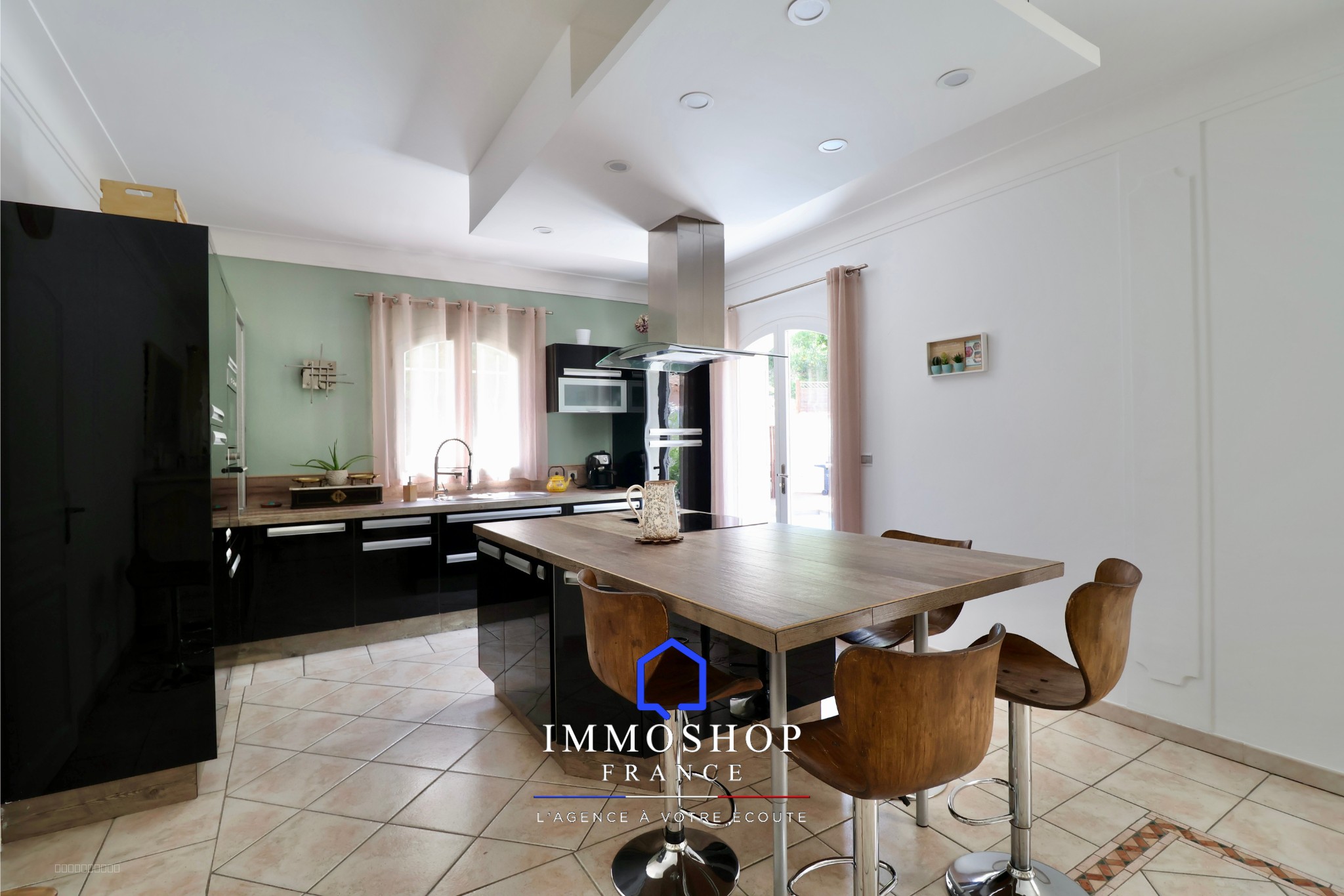 VILLA T4 AVEC DÉPENDANCES - SIMIANE-COLLONGUE 13109 — photo 10