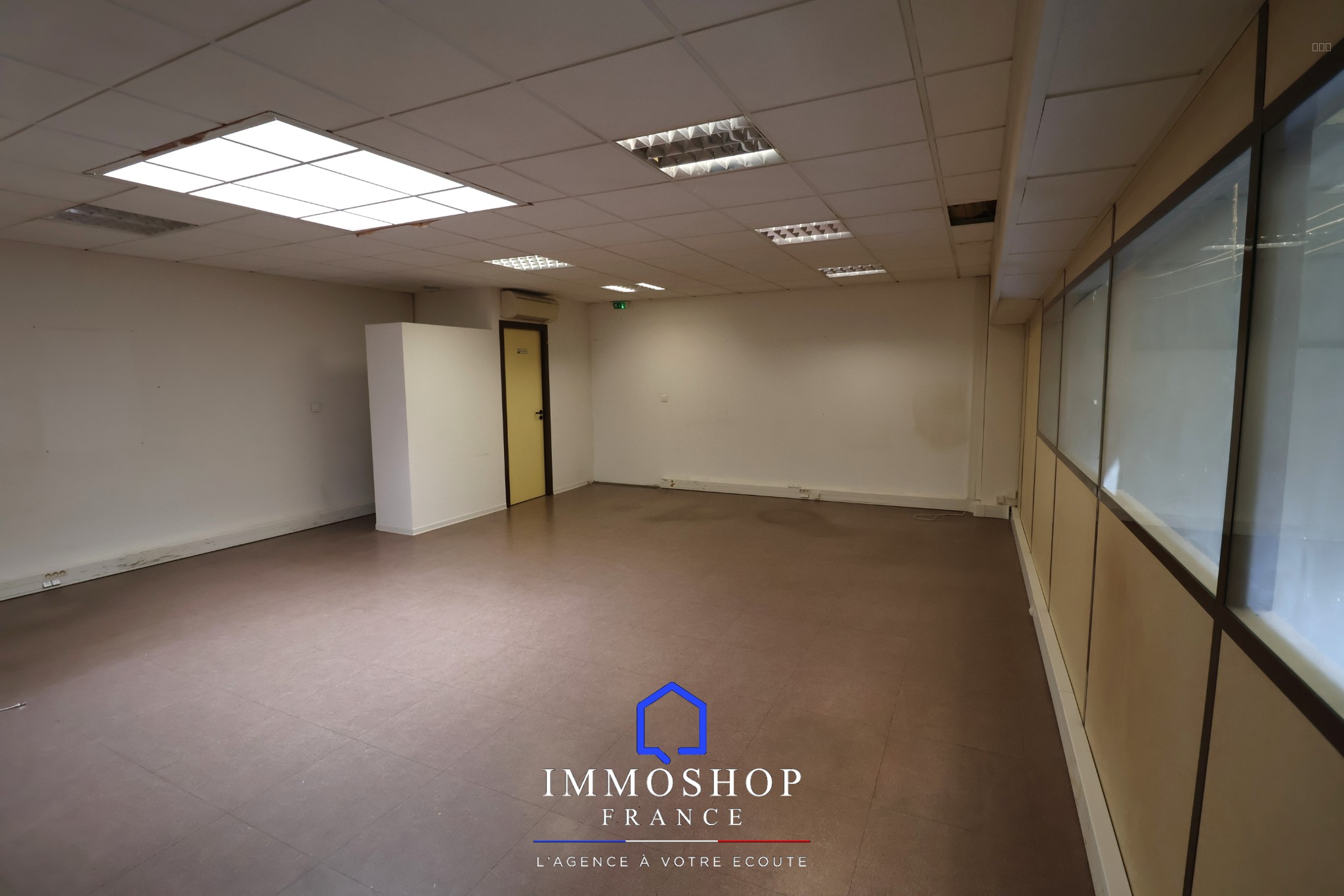 ENTREPOT + BUREAU 814 m2 PERTUIS 84120 — photo 13