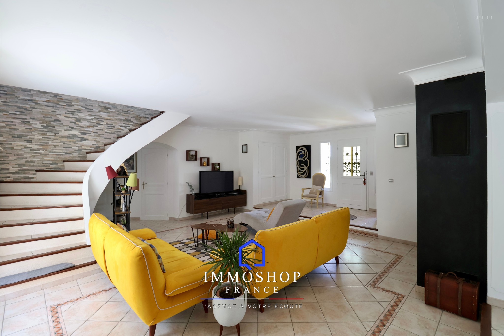 VILLA T4 AVEC DÉPENDANCES - SIMIANE-COLLONGUE 13109 — photo 7