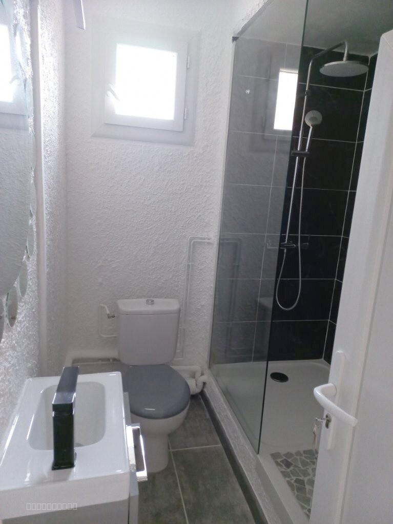 À Port-Vendres, grand appartement dernier étage à vendre — photo 10