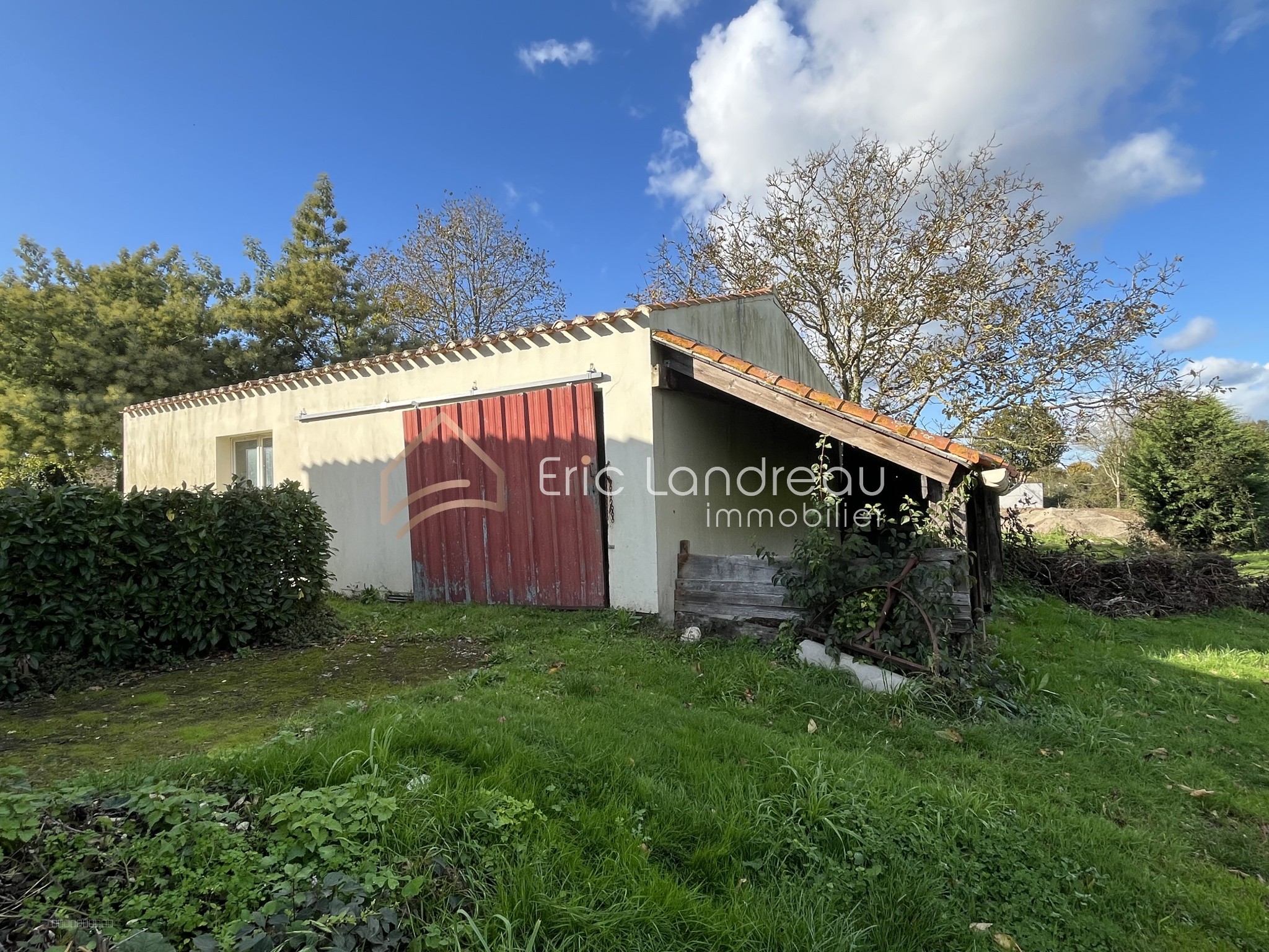 Maison familiale de quatre chambres avec grandes dépendances et possibilité de détachement de terrain à bâtir. — photo 10